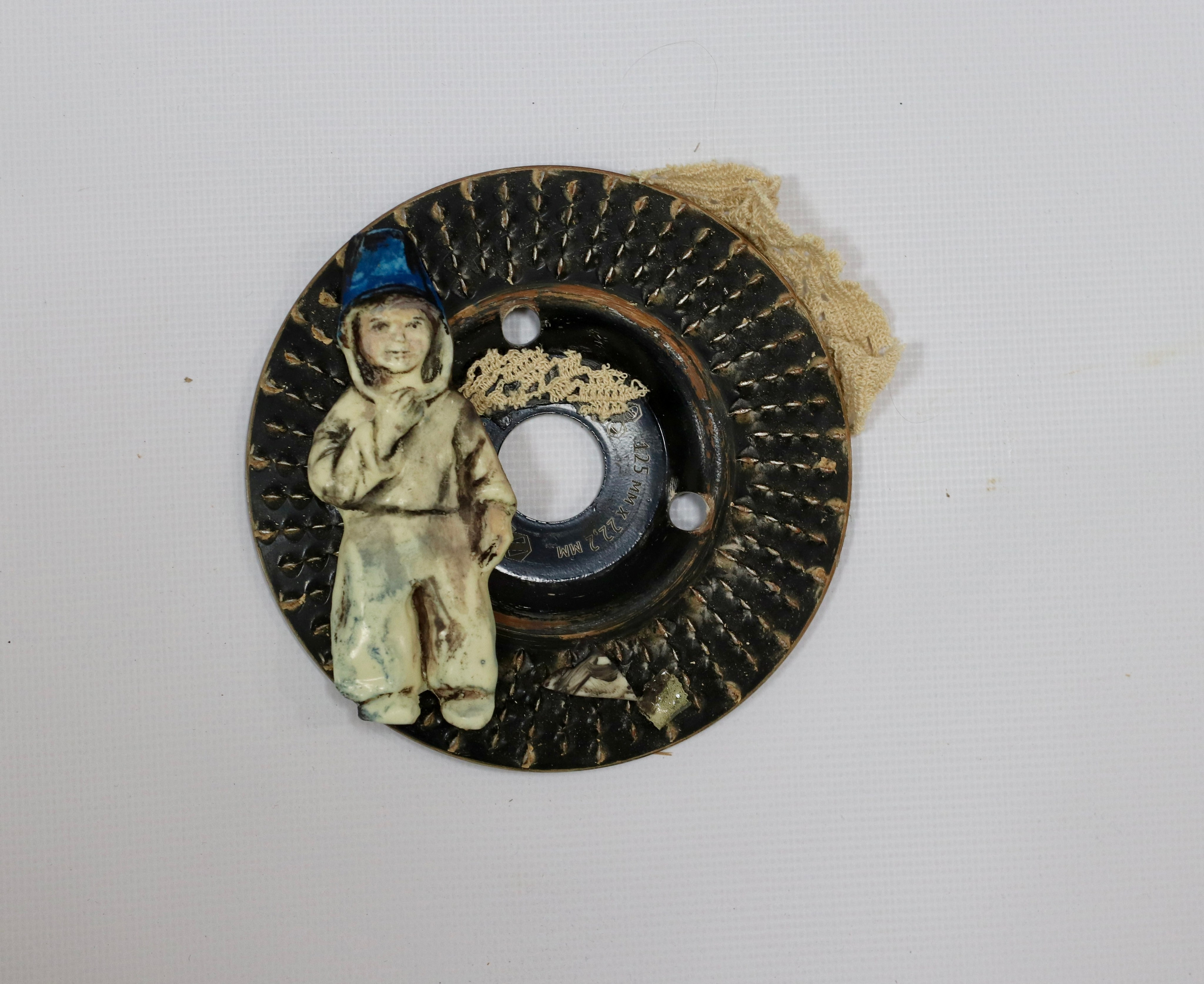 Земляные работы памяти, серия объектов художницы Софьи Григорьевой 