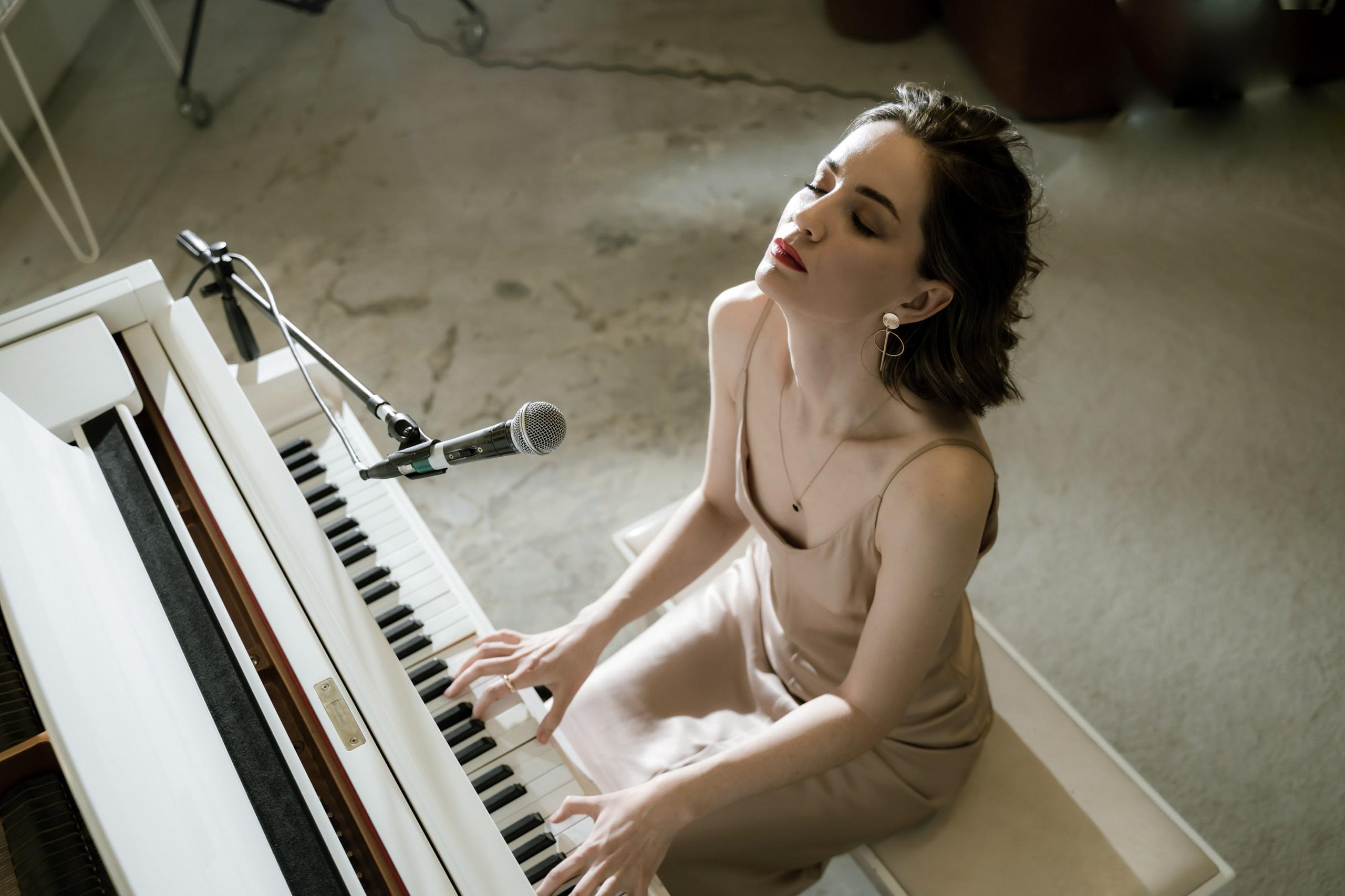 Контент преподавателя по вокалу. Лилия Гоца. Гунфу Шаолинь. Арт-фотография. Ретриты