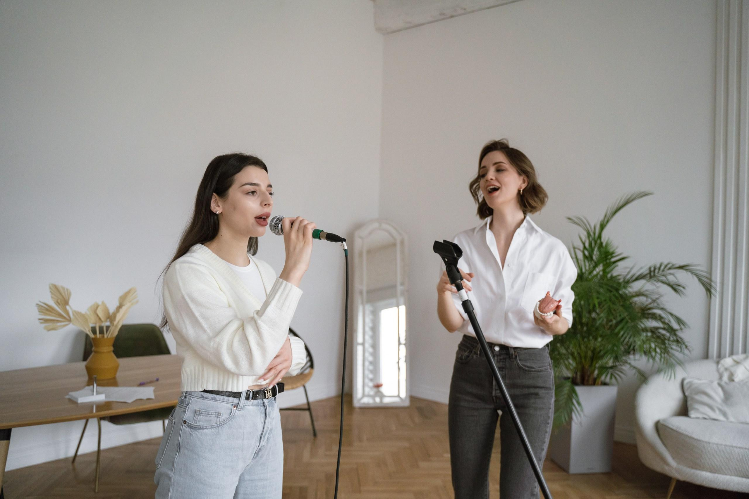 Контент преподавателя по вокалу. Лилия Гоца. Гунфу Шаолинь. Арт-фотография. Ретриты