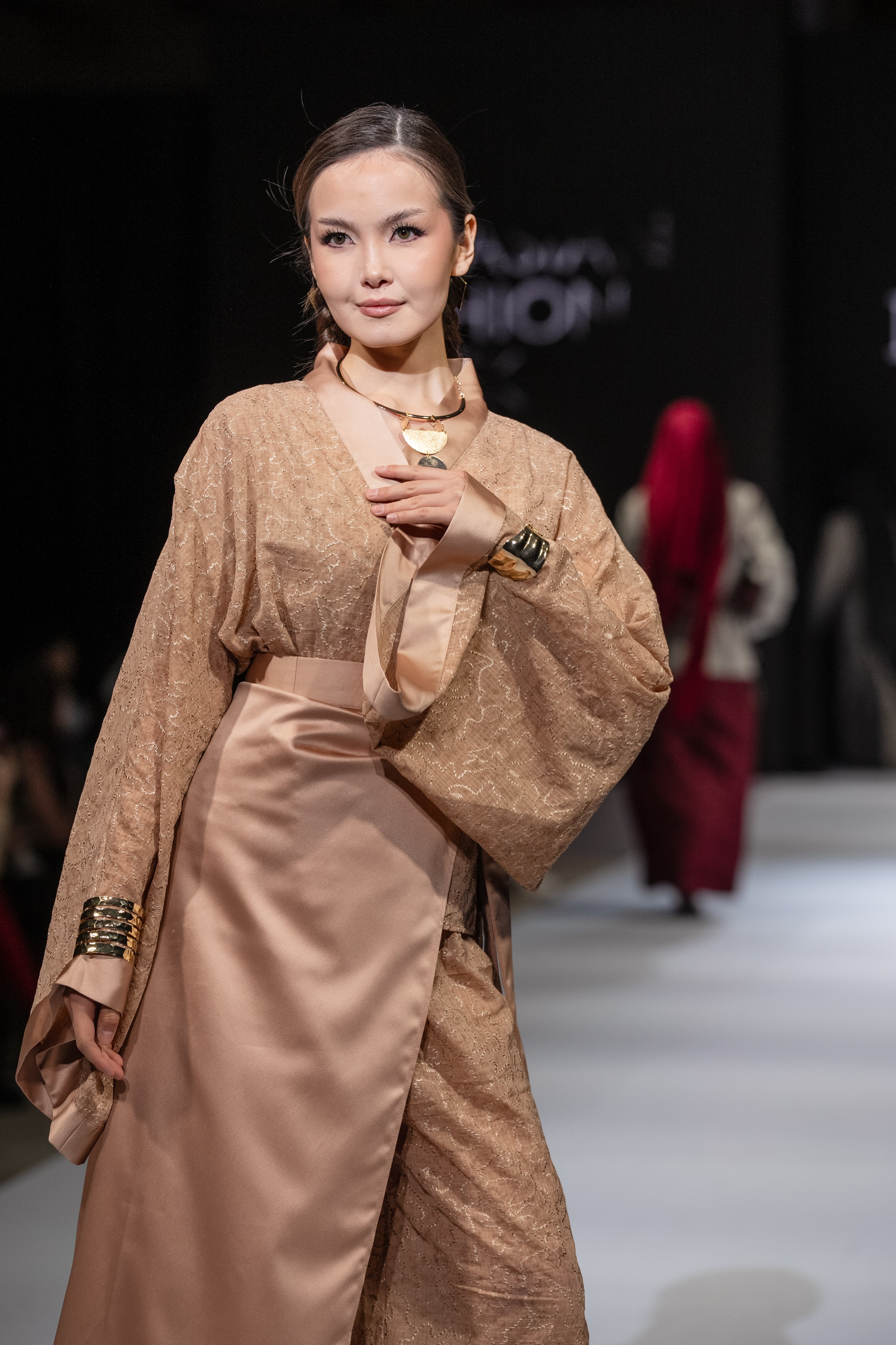 EURASIAN FASHION WEEK Malique. Сайт Алматинского НЮ АРТ, будуар и фэшн фотографа Дениса Карпенко
