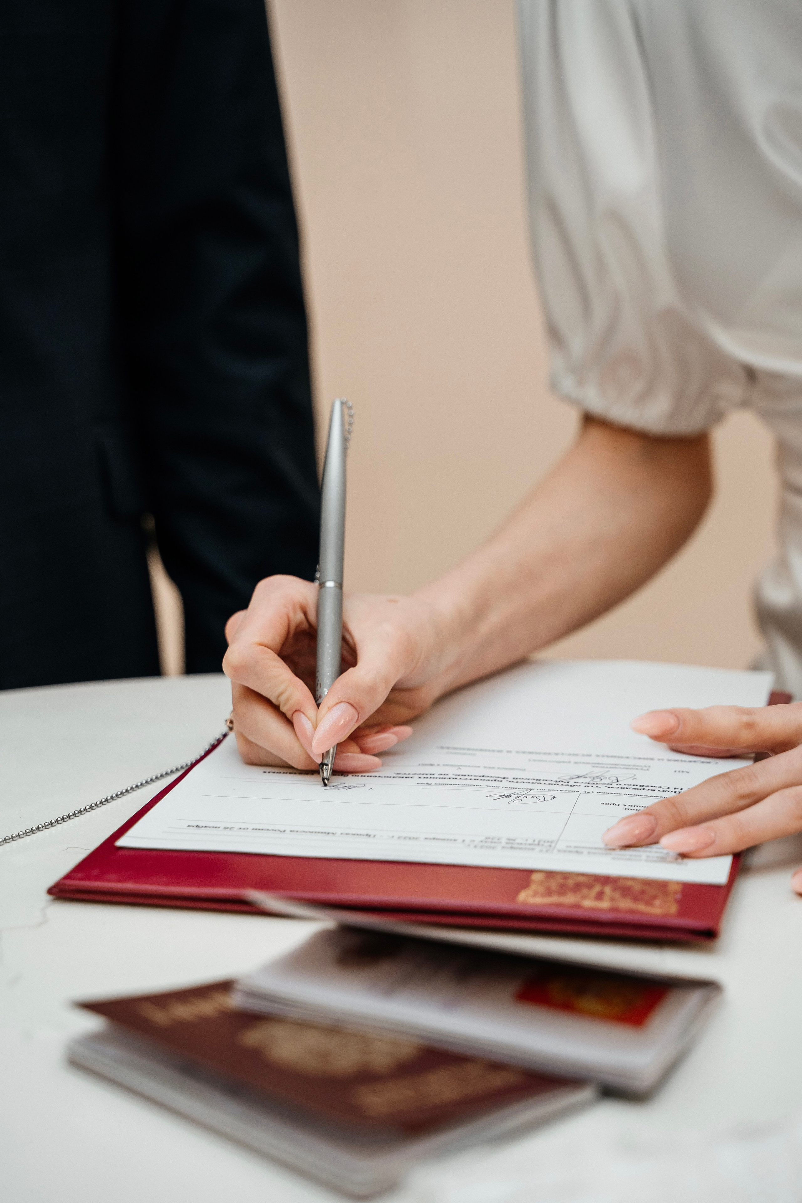 Фотографии с регистрации. Свадебный фотограф в городе Омск EAV Анастасия