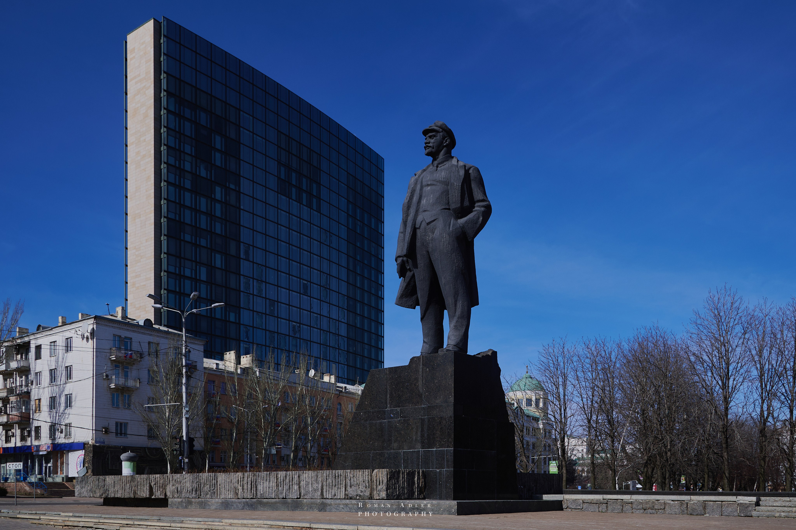 Фотографии Донецка. Уличные фото Донецка. Современный Донецк фото. Донецк сейчас фото. Фотограф Роман Адлер. Фото Донецк 2024