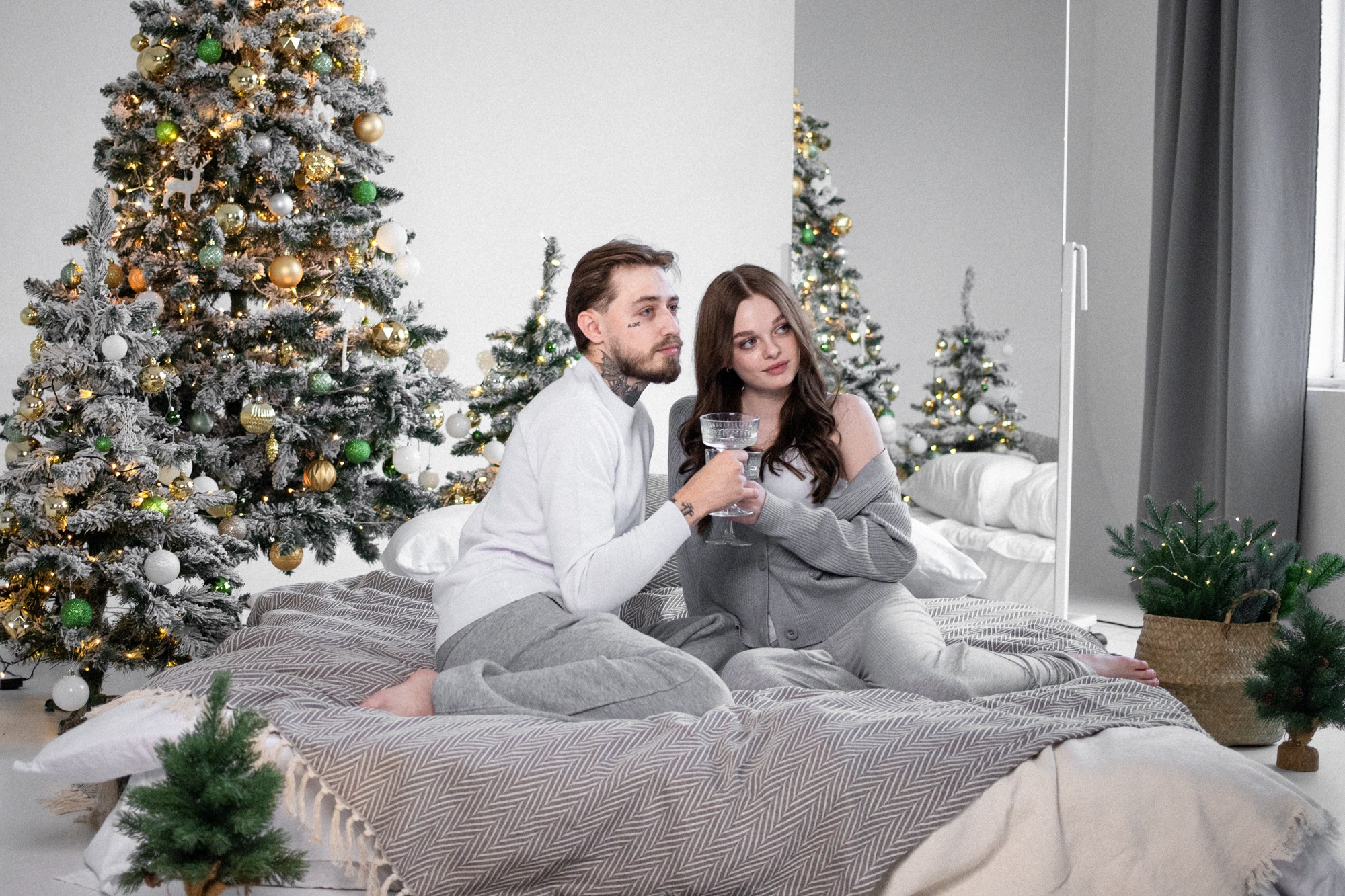 Love-story в студии «Гоа». Репортажный, промышленный и маркетплейс-фотограф Дмитрий Чернат