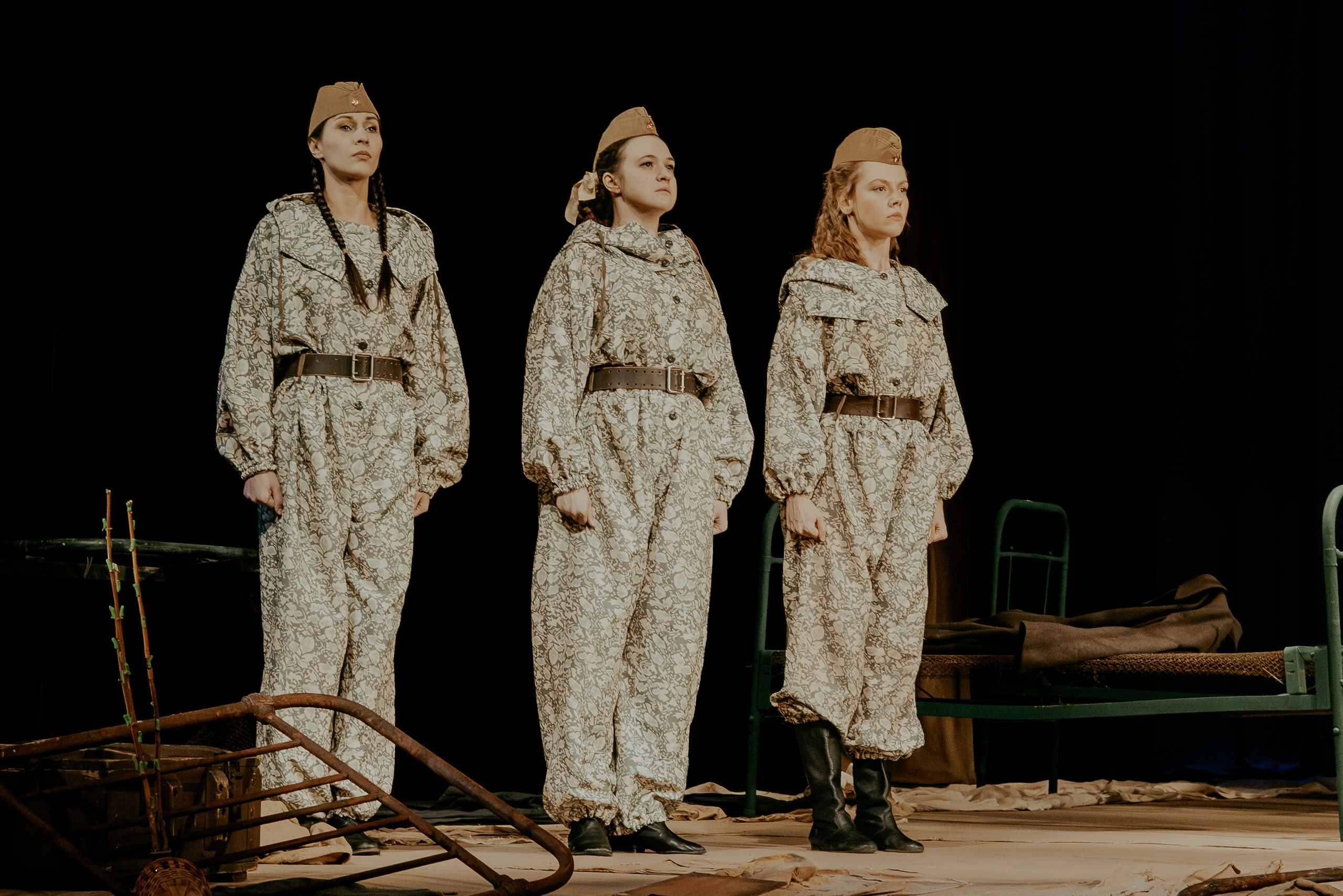 Театр Юного Зрителя " Не покидай меня». Фотограф Марк Файзулин