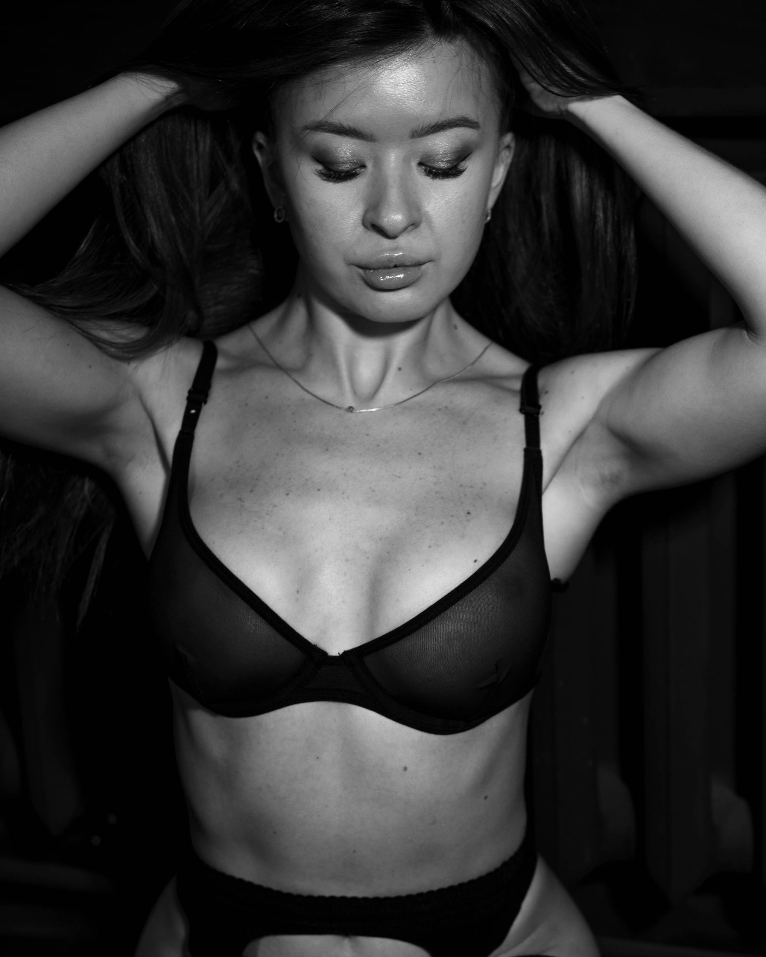 Катя. Женский фотограф. Создатель украшений ручной работы. Модель