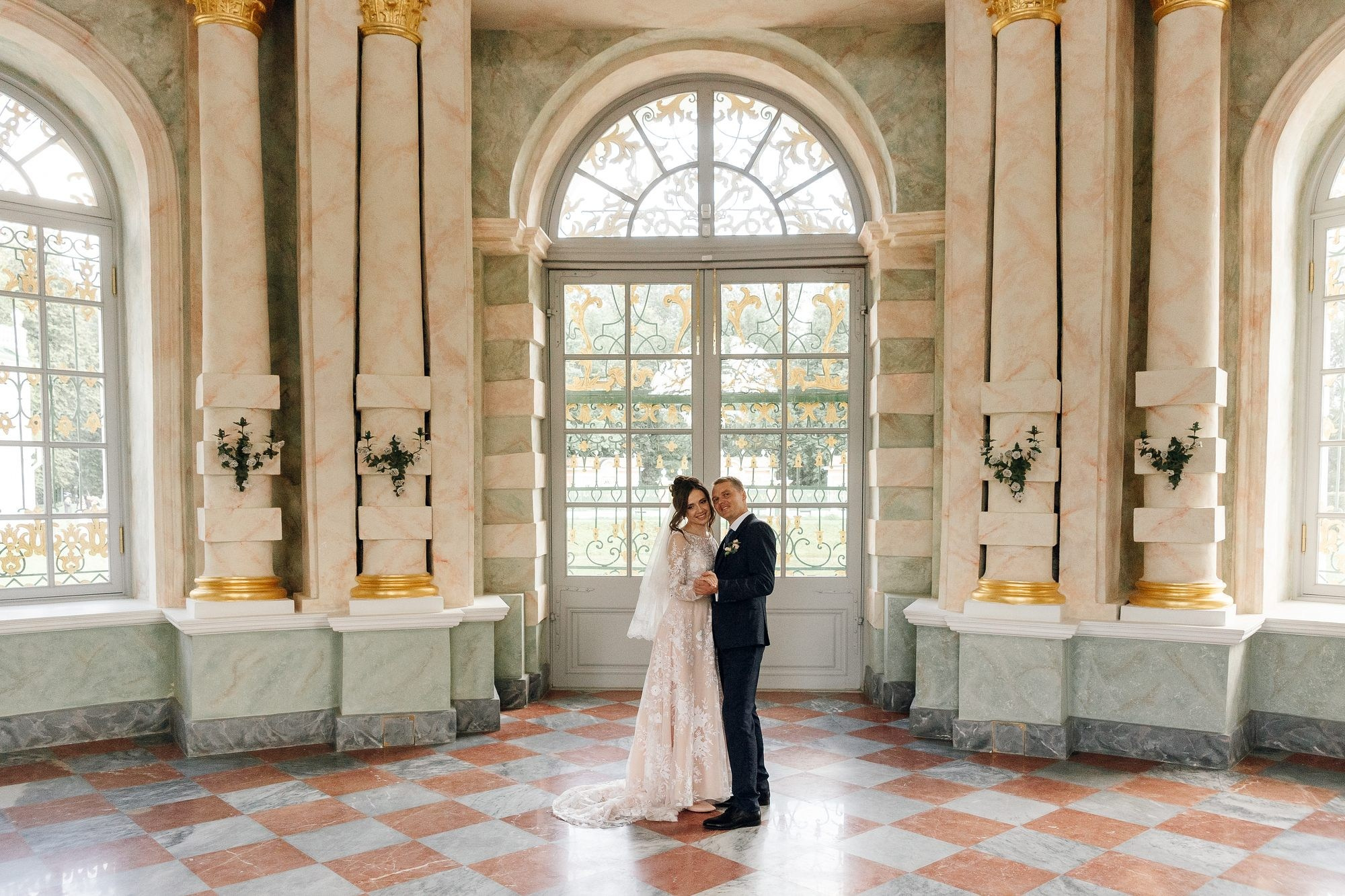 Свадебная фотосессия в усадьбе Кусково. Сергей Гладков свадебный фотограф в Москве