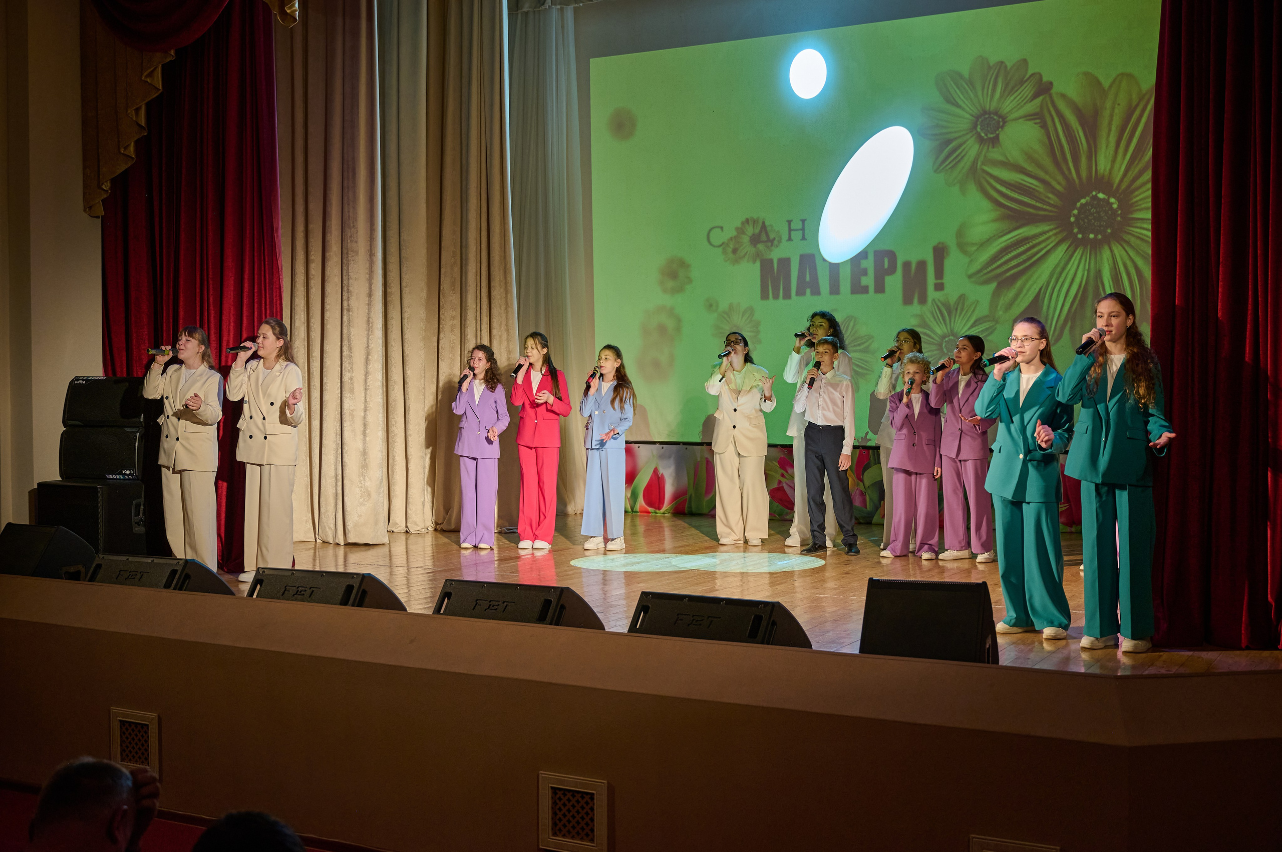 День матери. Кабардинка. Жизнь курорта Кабардинка в фотографиях