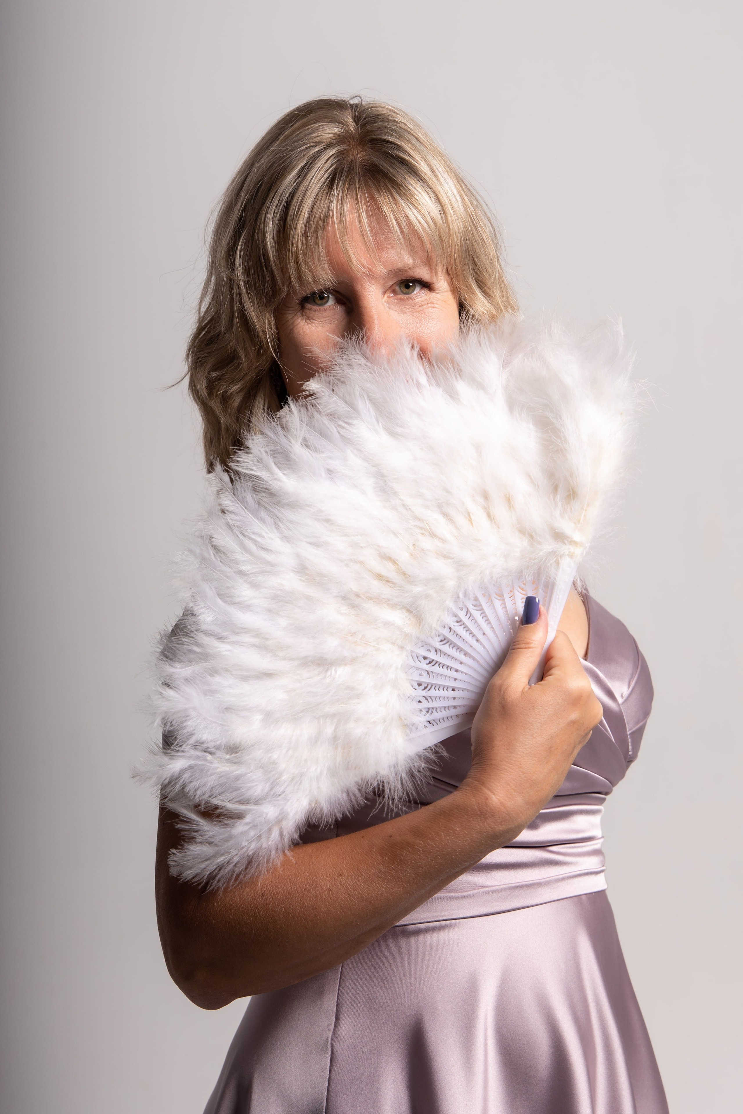 Студийная съёмка, Астрахань. Женщина с веером.