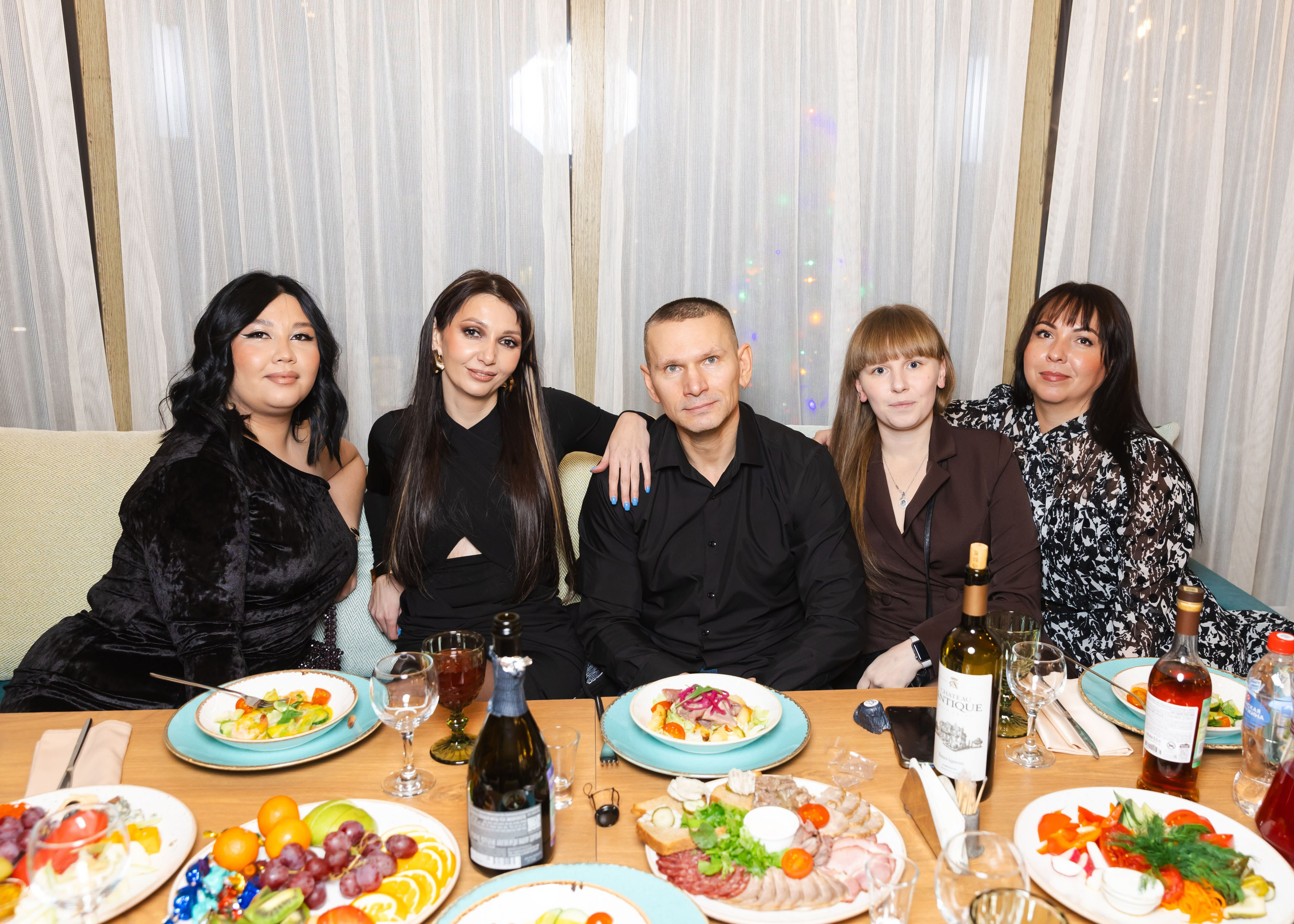 Предновогодка кипарис 2025. ФОТОГРАФ ВИНОГРАДОВА ДАРЬЯ