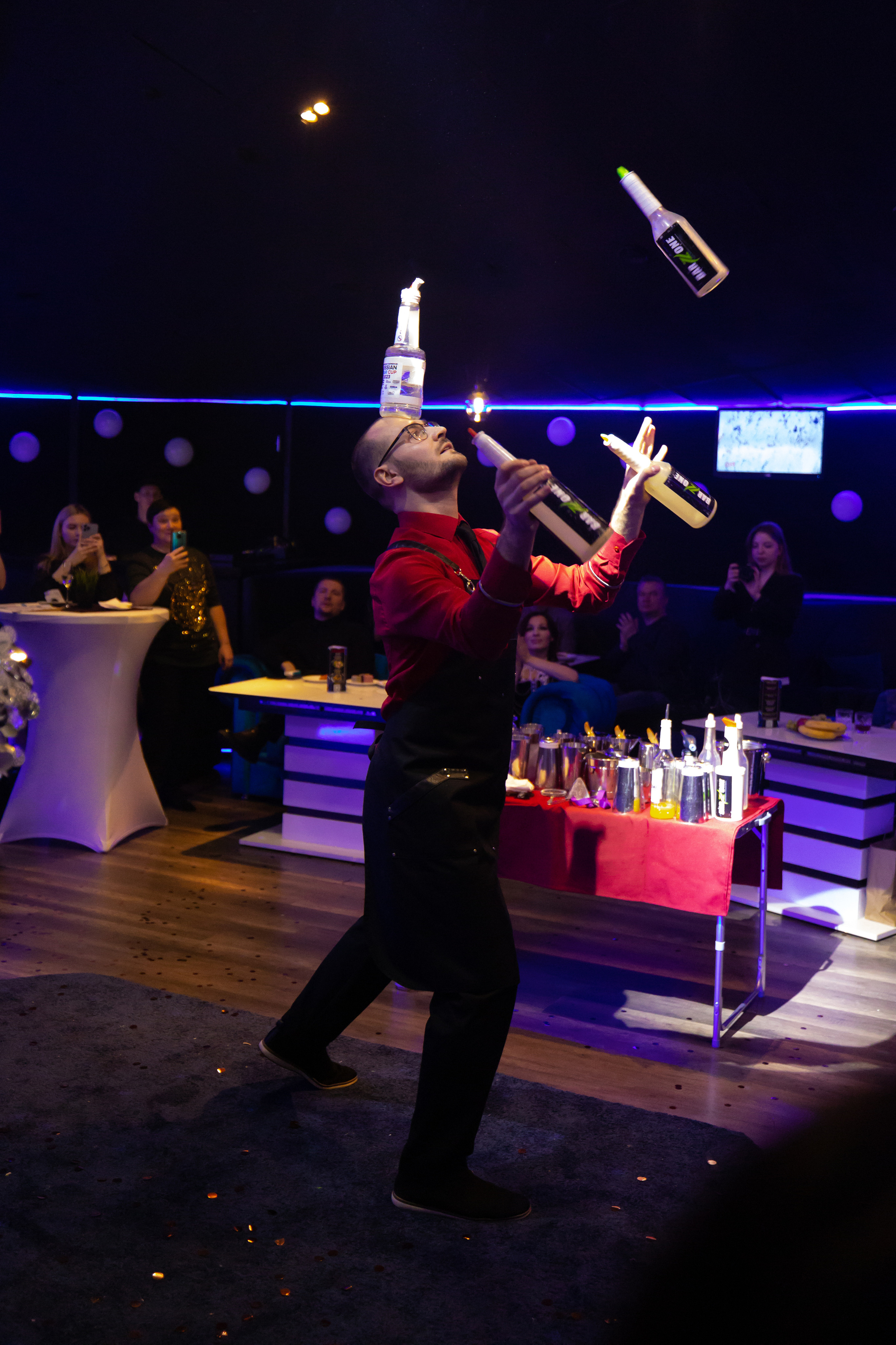 Караоке бар «12.01». Фотограф Михаил Олейник