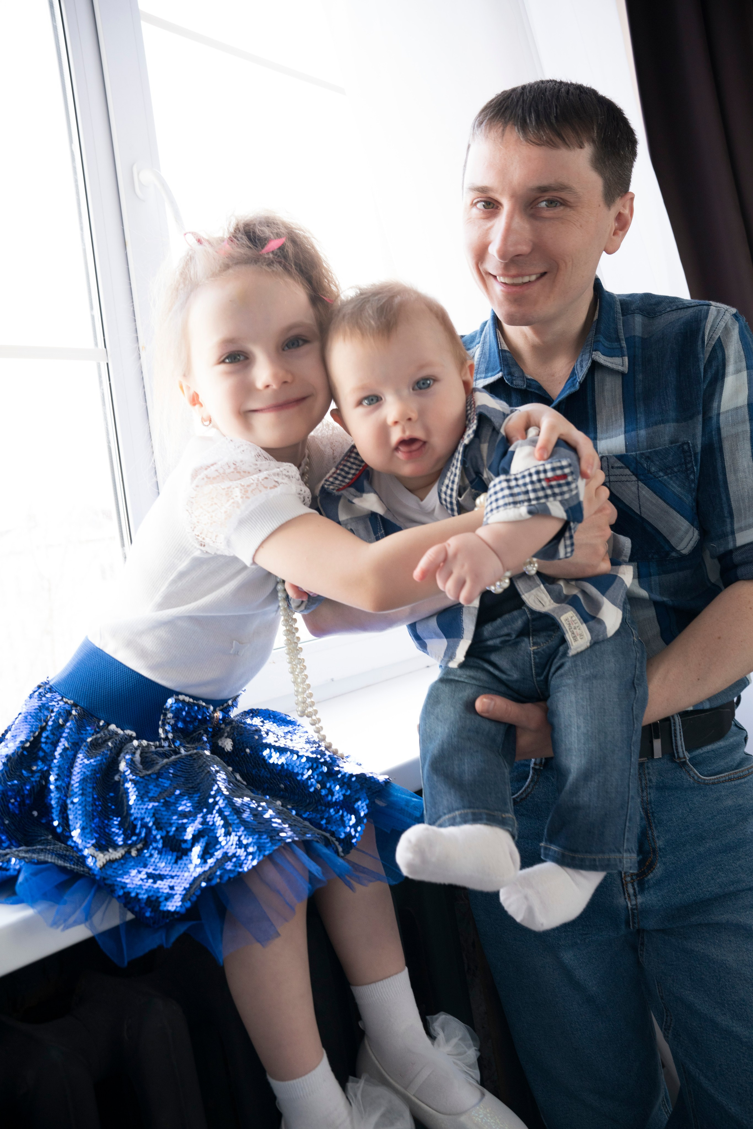 Семейная съемка в студии фотографа. Семейный фотограф в Омске Александра Яровикова