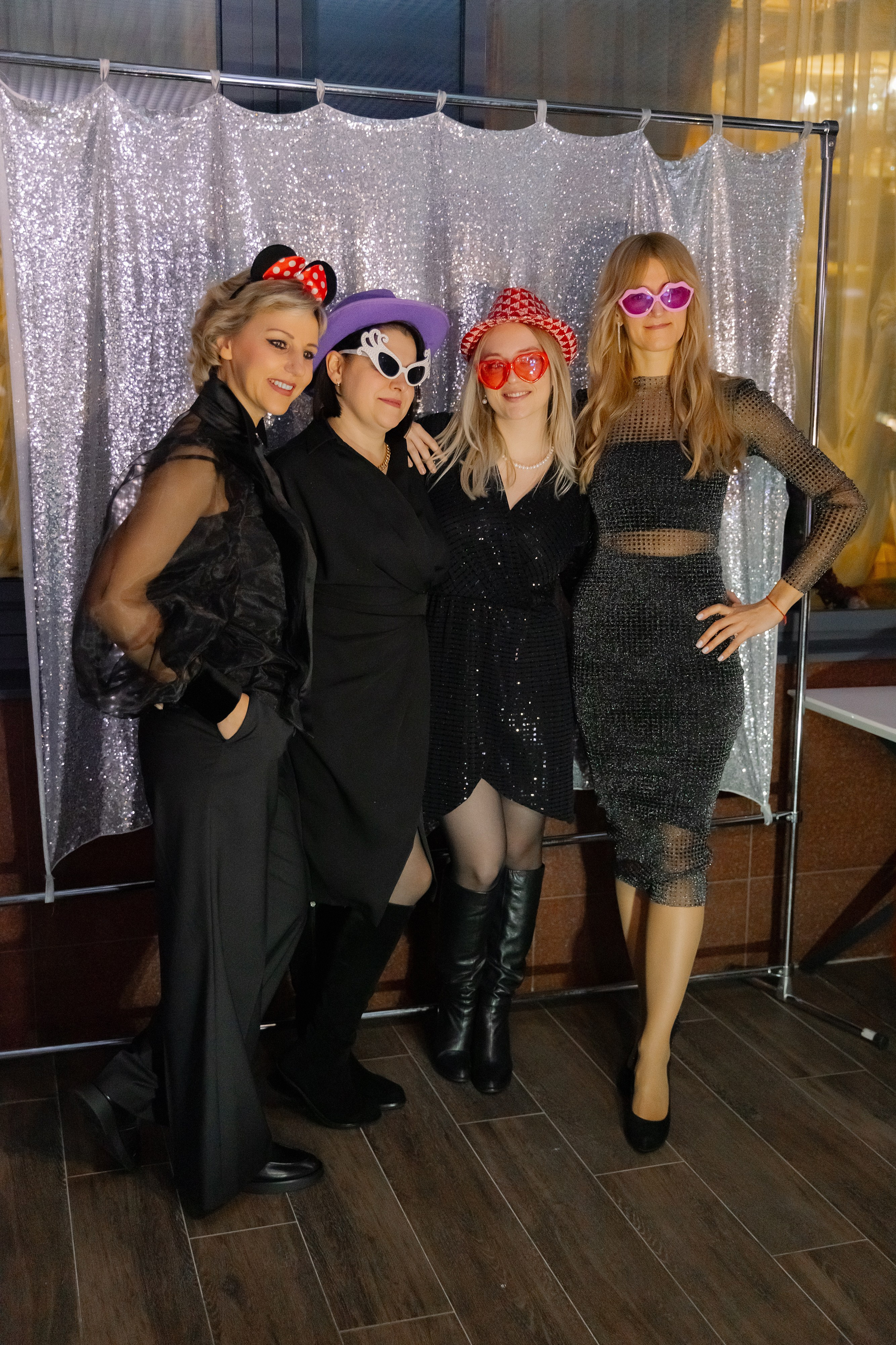 Корпоративная новогодняя фотосъемка для BELARUSBANK в Ресторане «Урарту». Свадебный фотограф в Минске/Беларуси Сергей Спиридонов