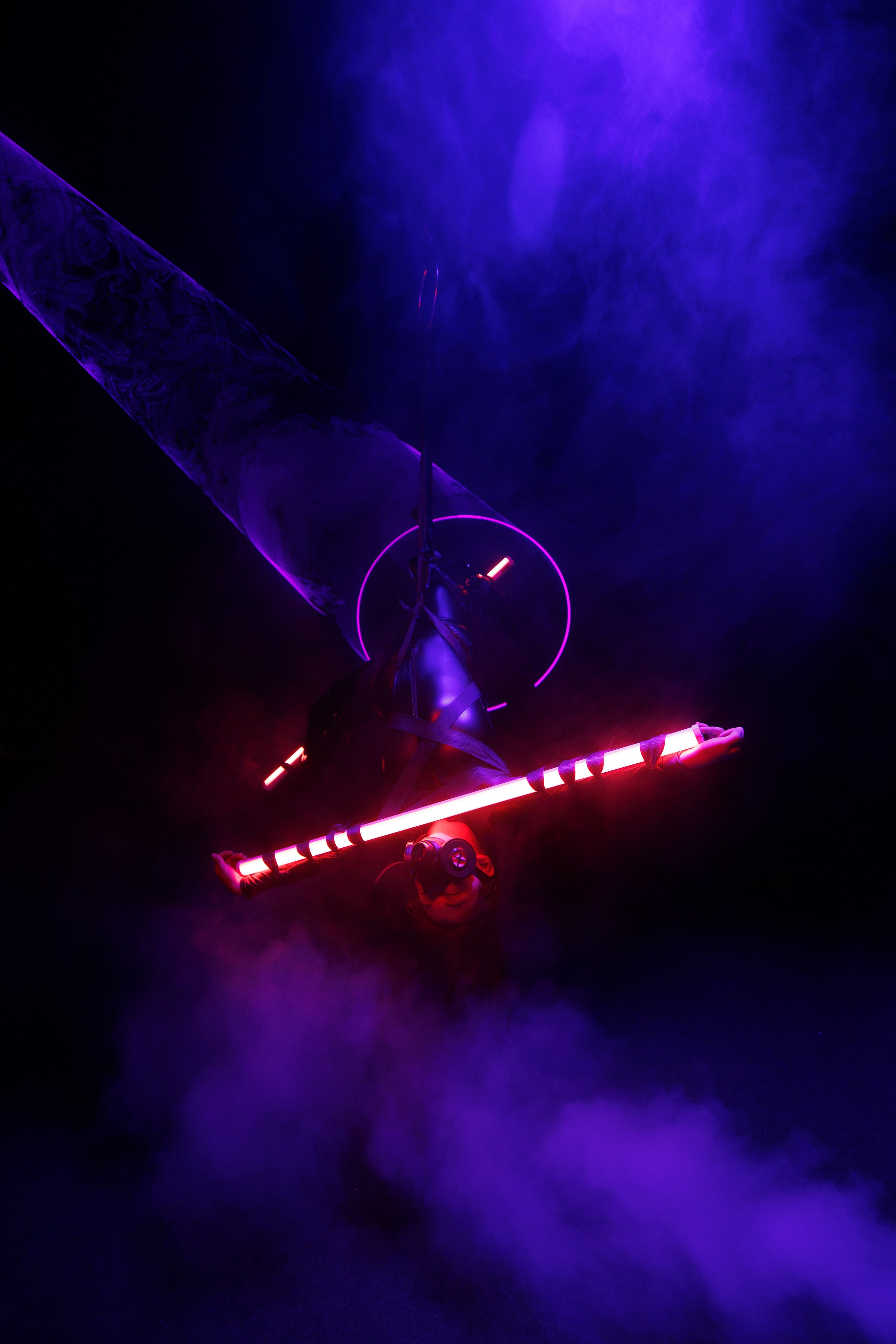 Неон и шибари. Photomantis