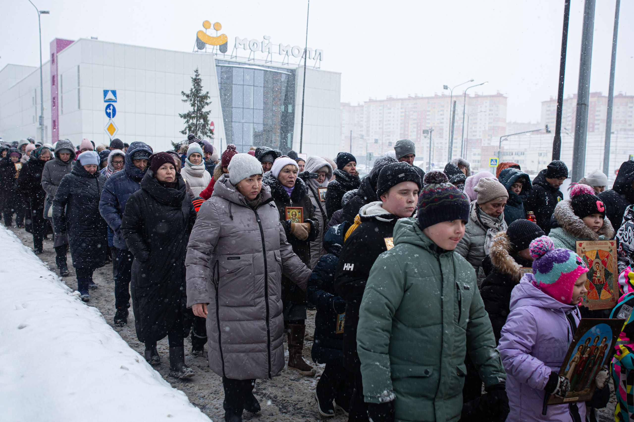 Крестный ход по д. Островцы Раменского городского округа. Семейный и детский фотограф Анна Петракова