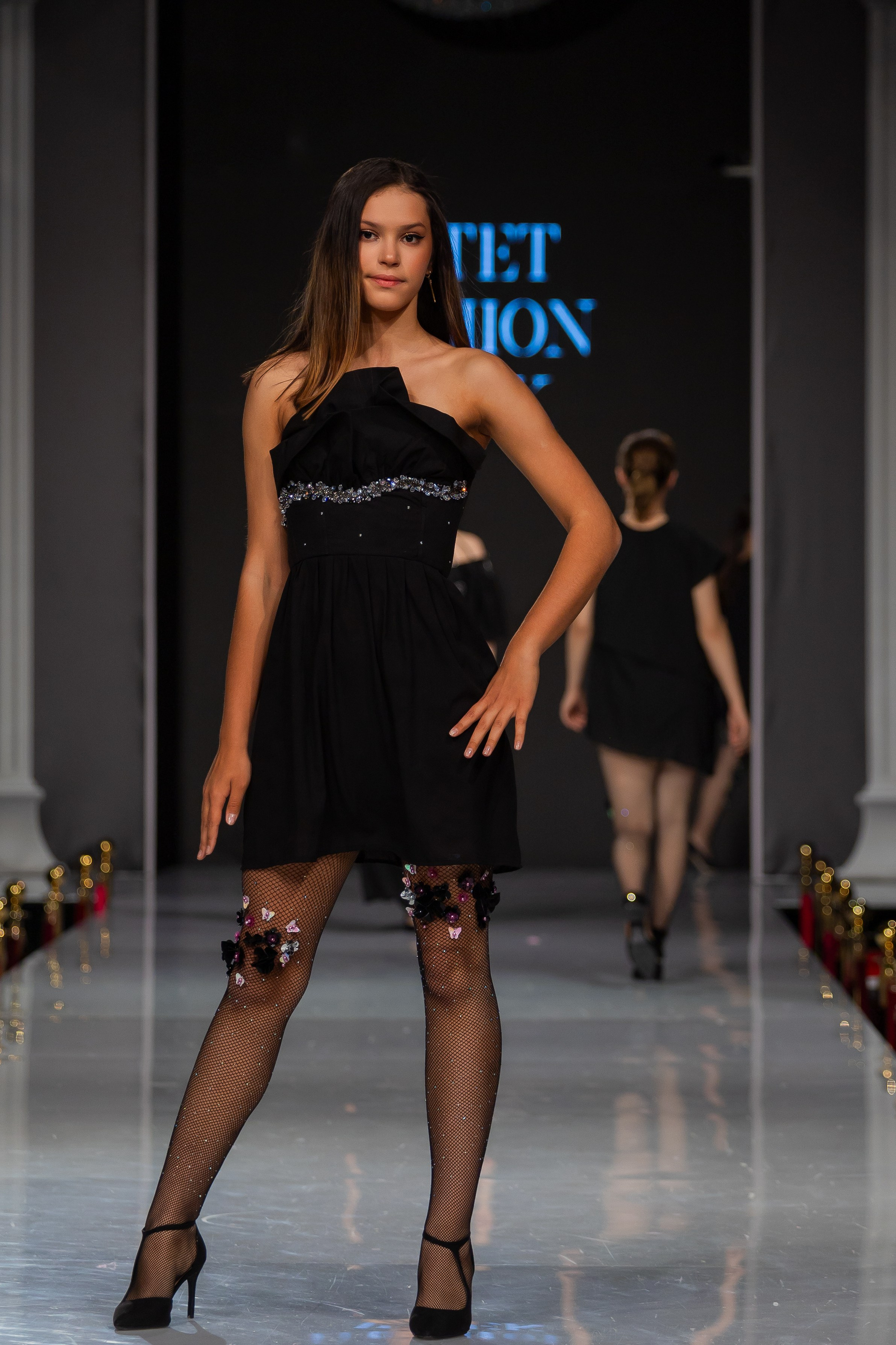 Estet Fashion Week. Photomantis