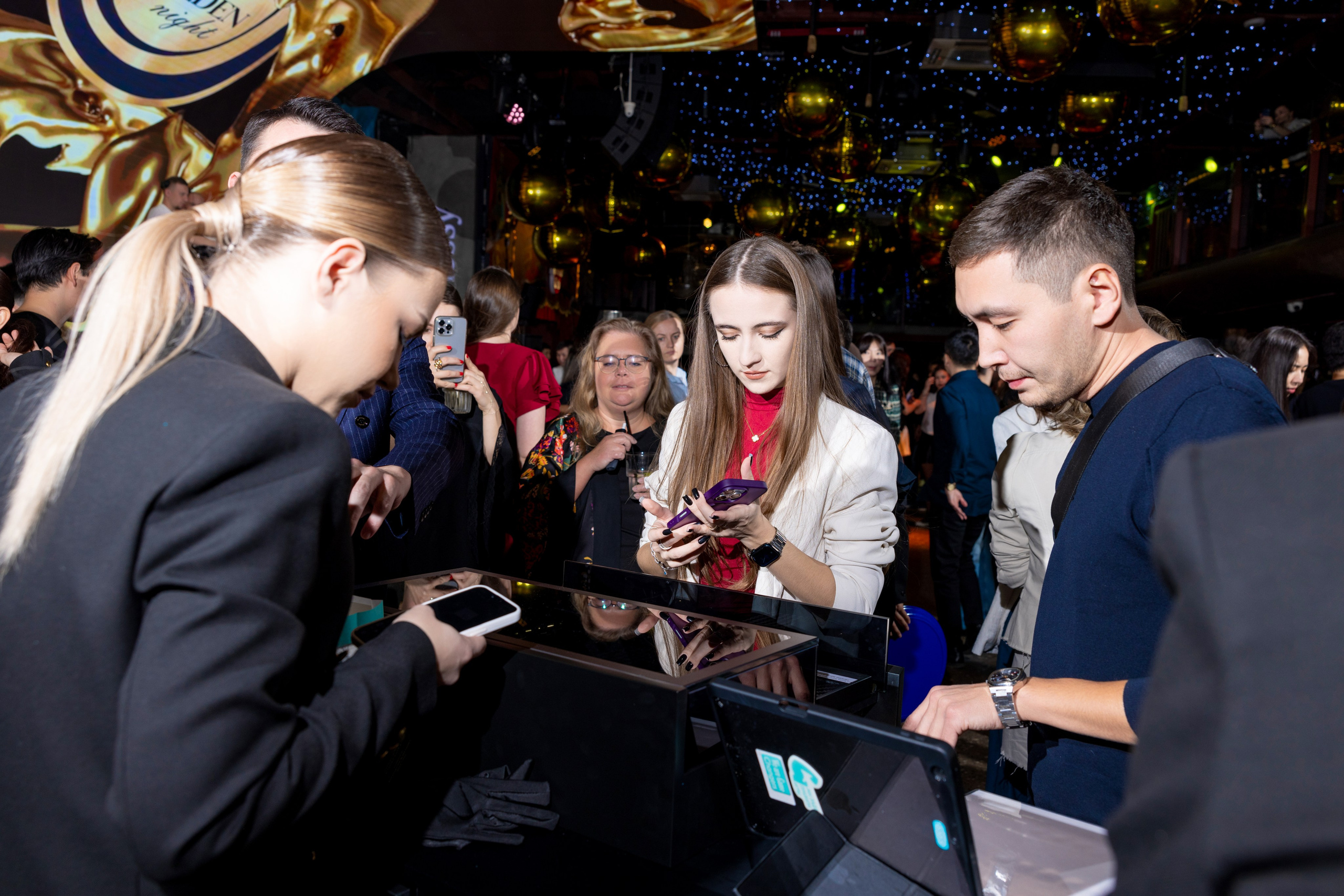 Iqos | Bazaar Event. Кристина Шнайдер репортажный фотограф Алматы