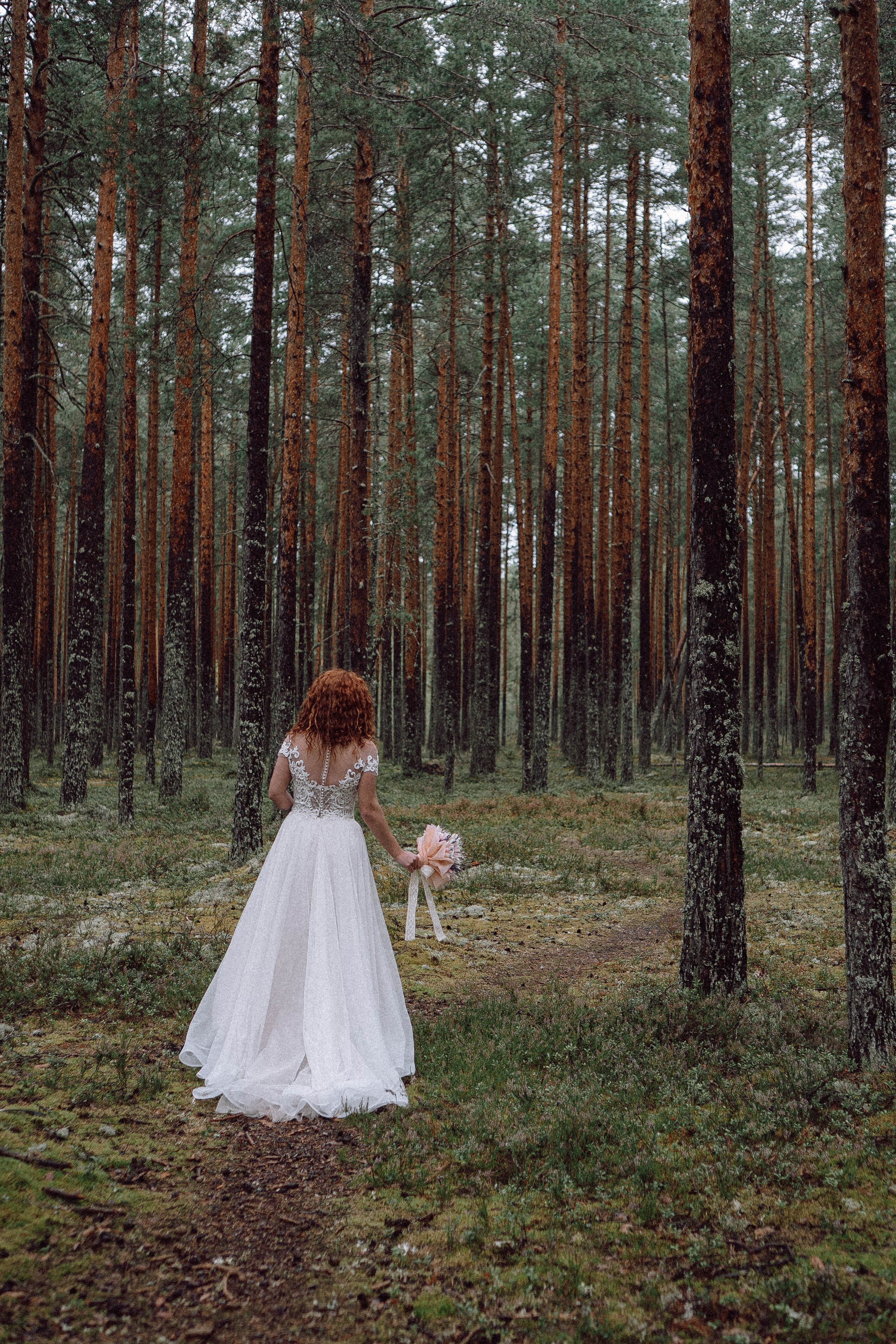 СВАДЕБНАЯ ФОТОСЕССИИЯ ПАРЫ В ГОРОДЕ ПРИОЗЕРСК В СОСНОВОМ ЛЕСУ И С ПИКАПОМ. Профессиональный фотограф, Санкт-Петербург — Виктория Богомолова