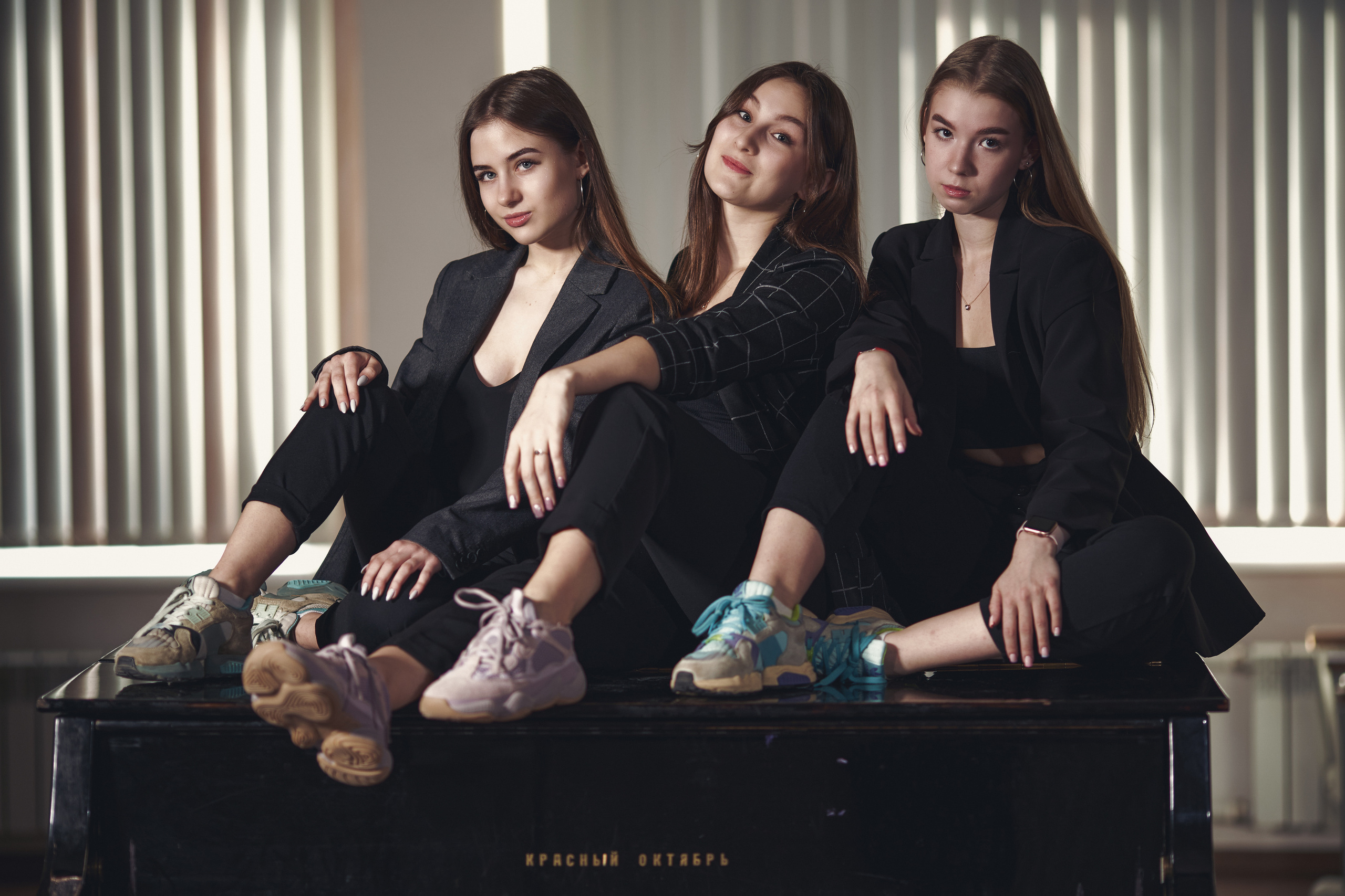 Выпускные альбомы|Компании|Креатив. Фото и видео съёмка в Магадане и области