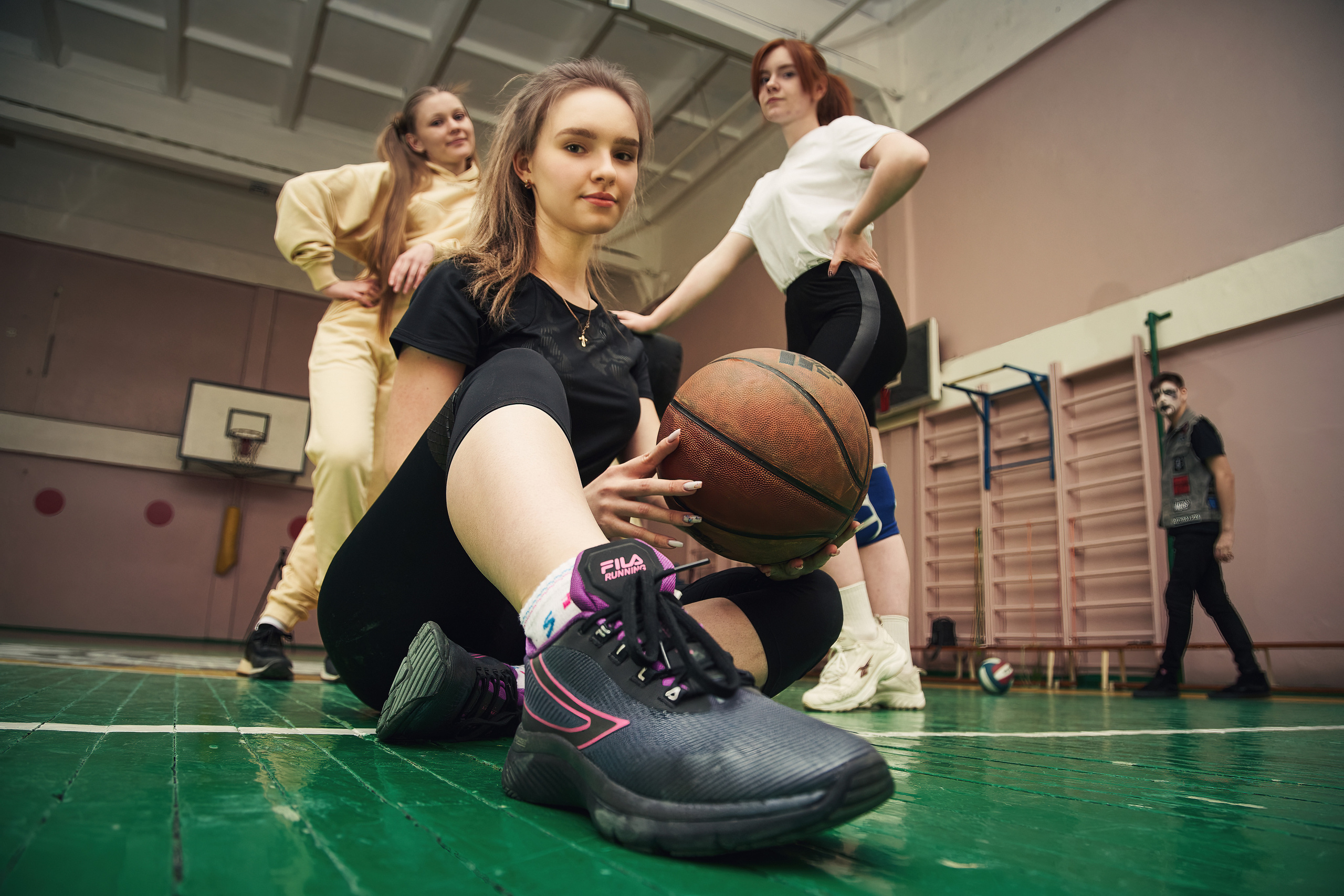 Выпускные альбомы|Компании|Креатив. Фото и видео съёмка в Магадане и области