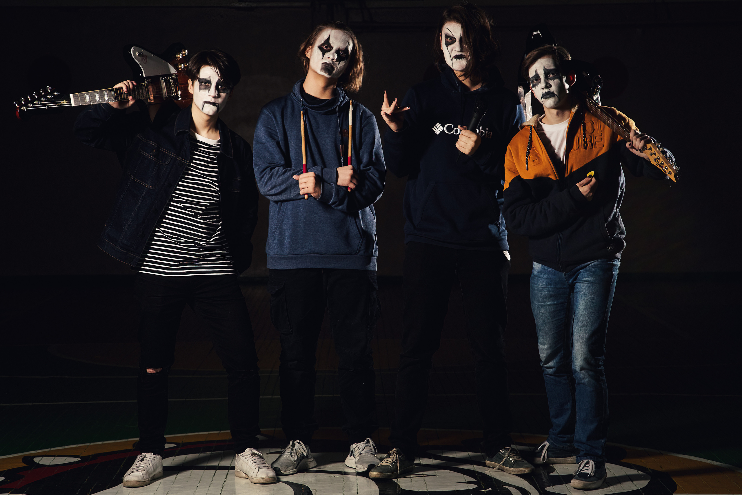 Выпускные альбомы|Компании|Креатив. Фото и видео съёмка в Магадане и области