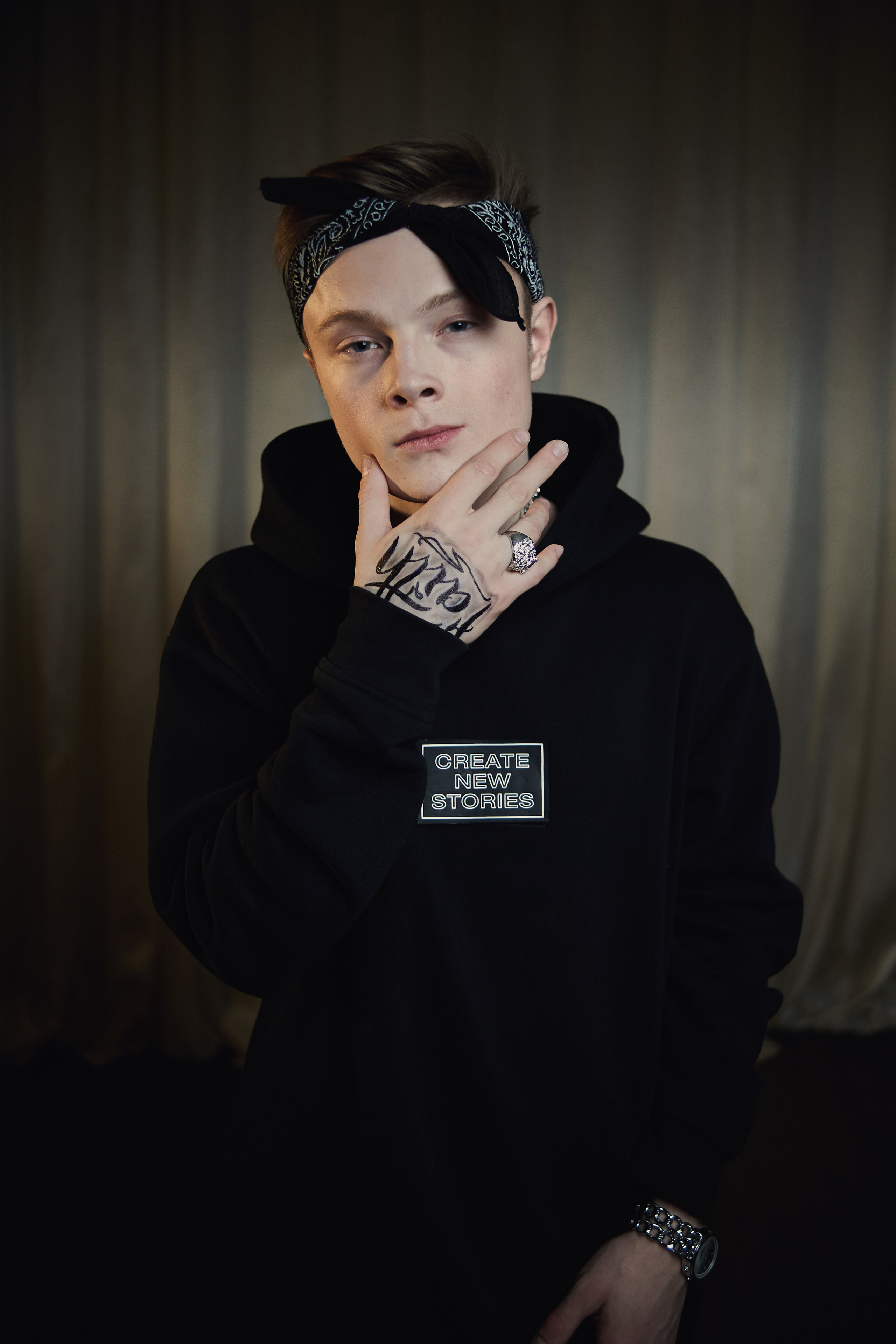 Выпускной альбом|Портреты|Креатив. Фото и видео съёмка в Магадане и области