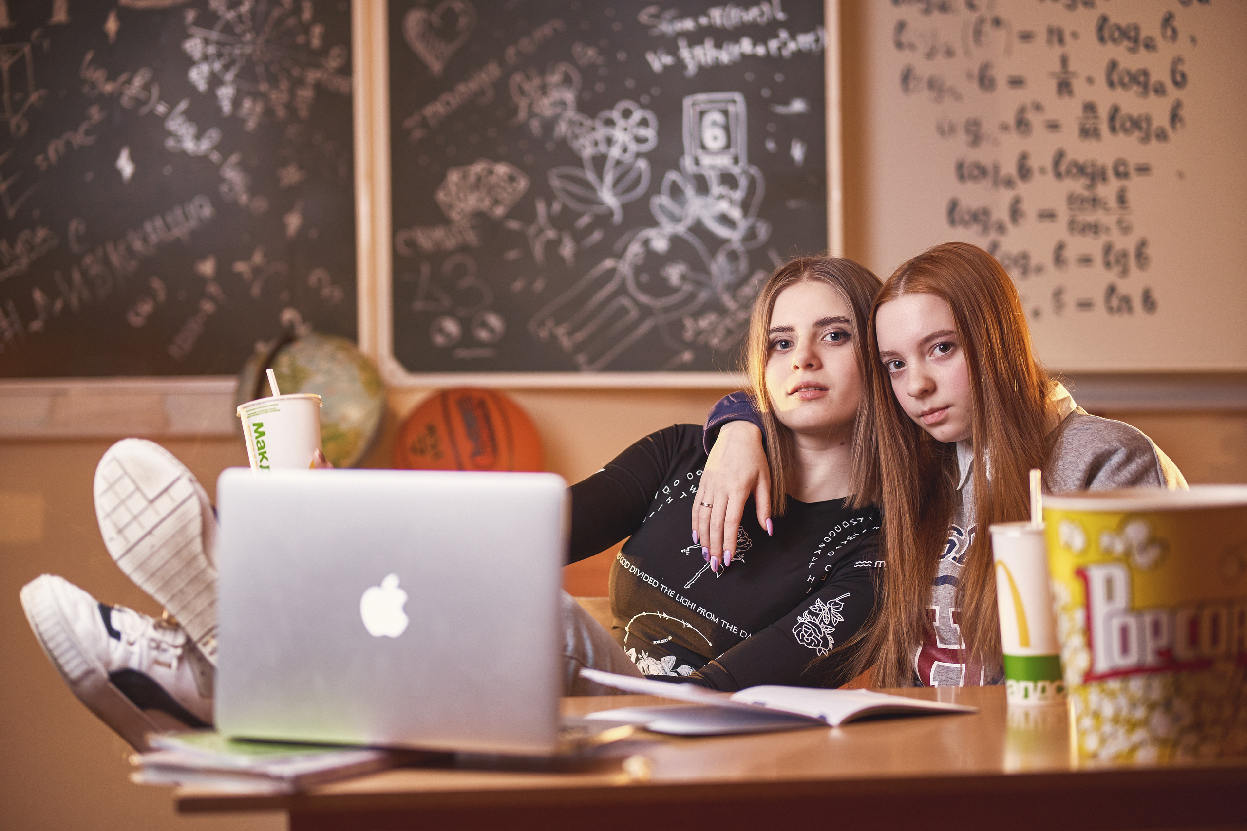 Выпускные альбомы|Компании|Креатив. Фото и видео съёмка в Магадане и области