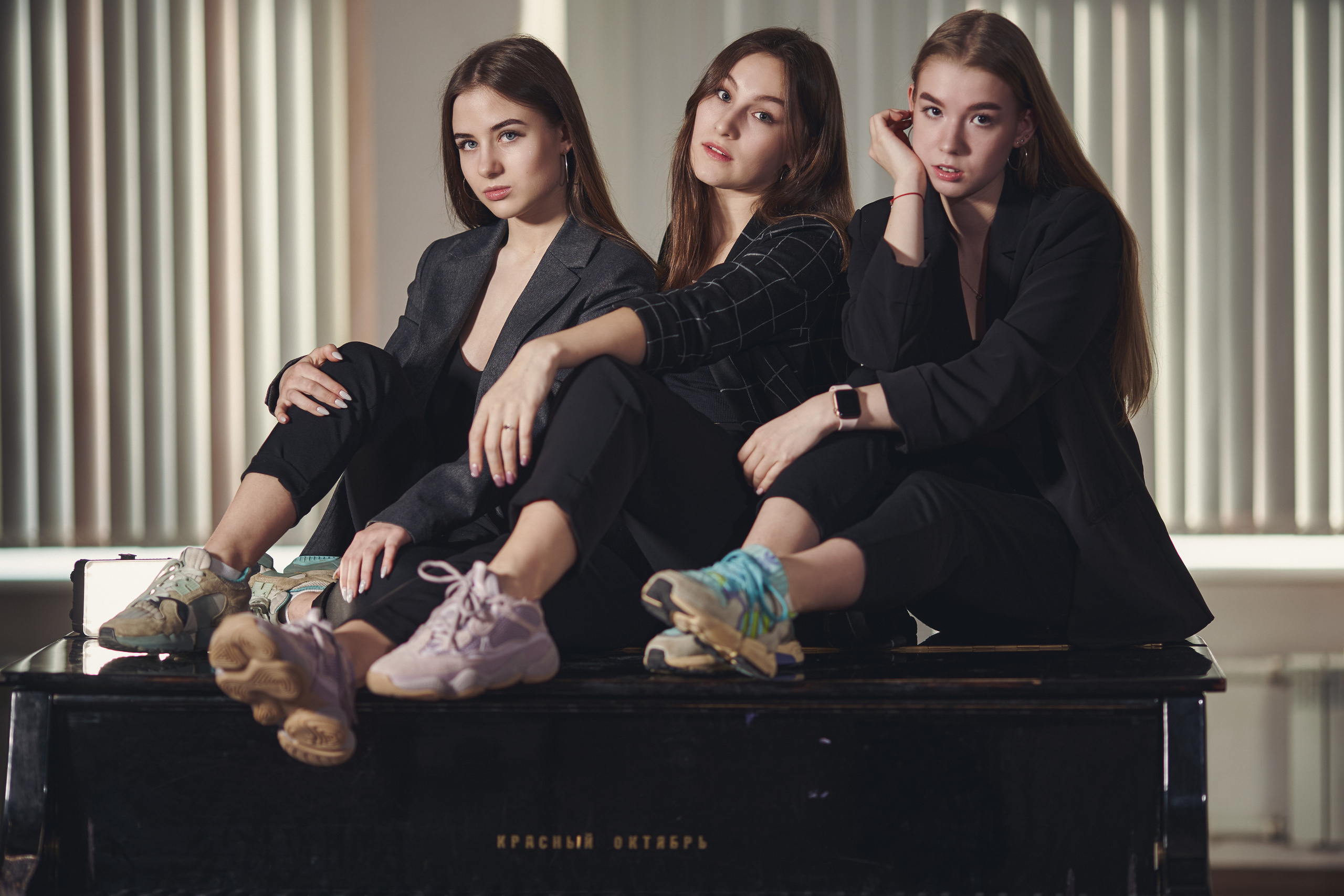 Выпускные альбомы|Компании|Креатив. Фото и видео съёмка в Магадане и области