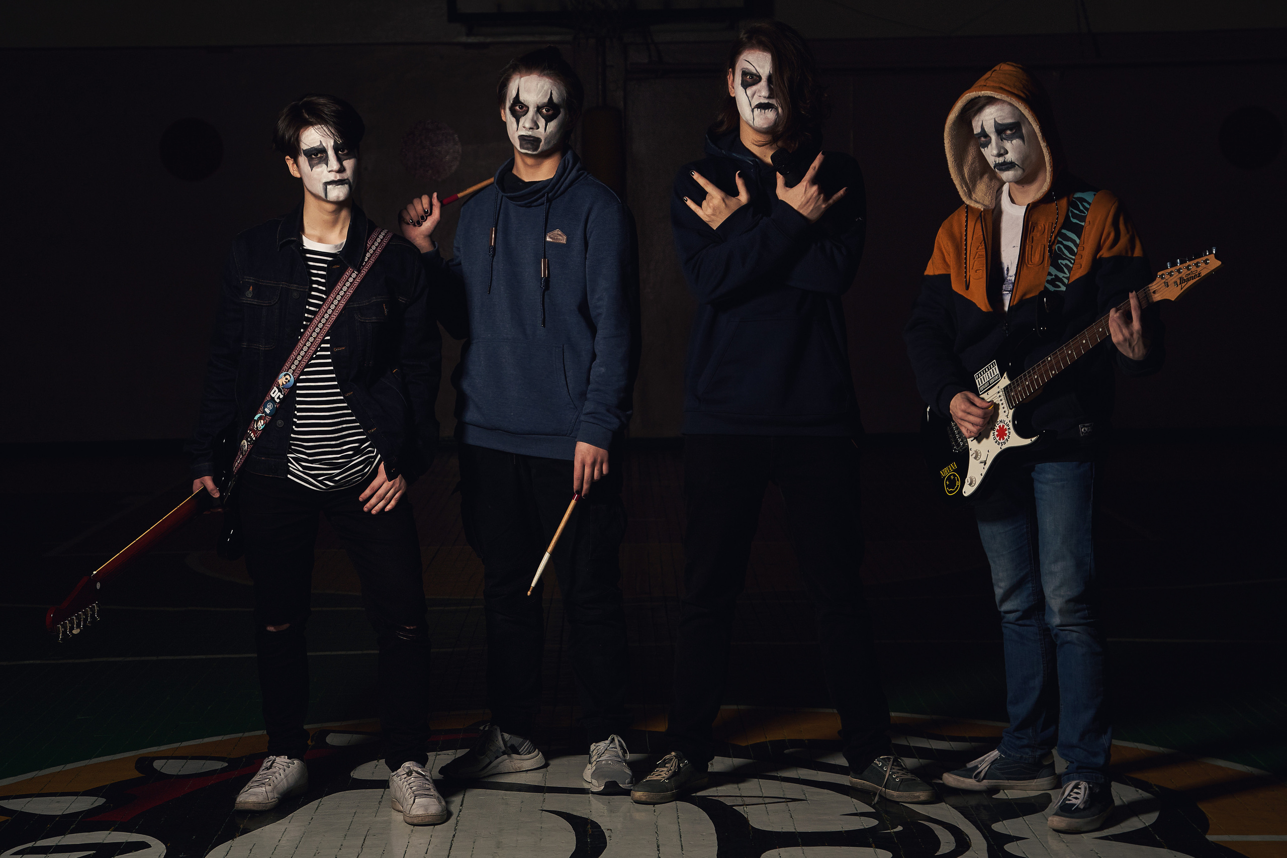 Выпускные альбомы|Компании|Креатив. Фото и видео съёмка в Магадане и области