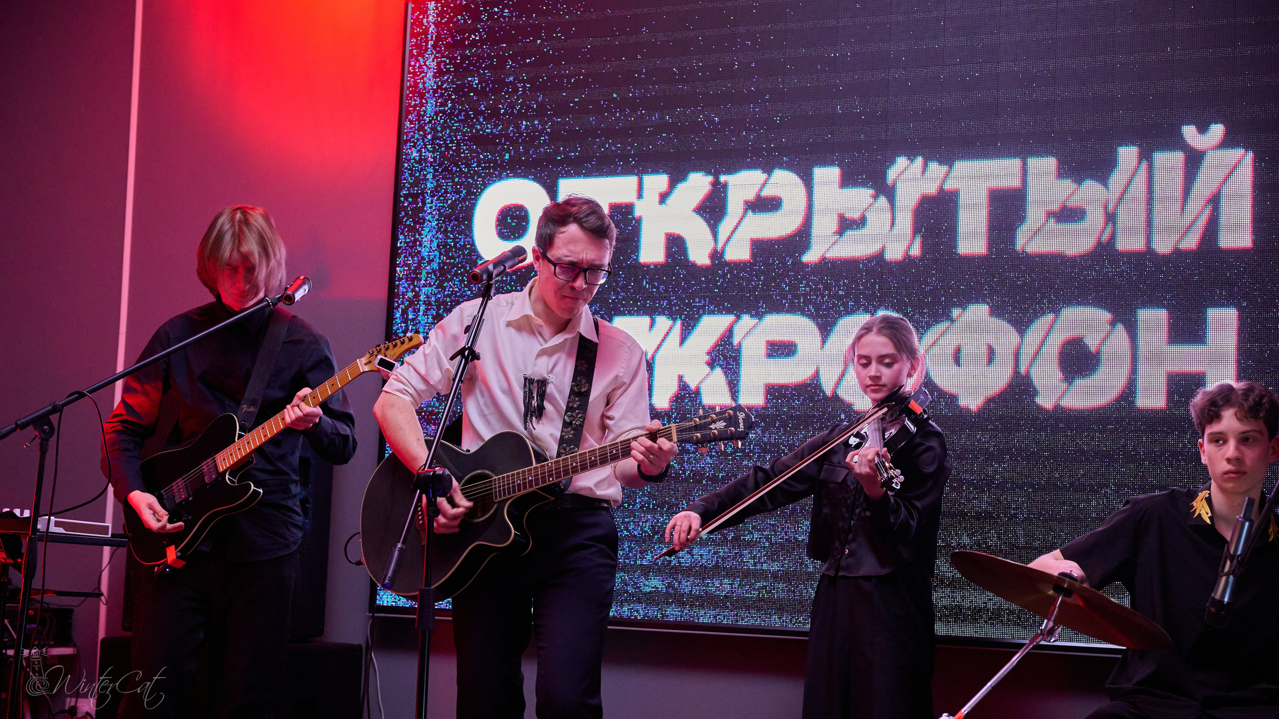 Открытый микрофон. Портретный и репортажный фотограф в Магадане Андрей Нефедов WinterCatPhoto