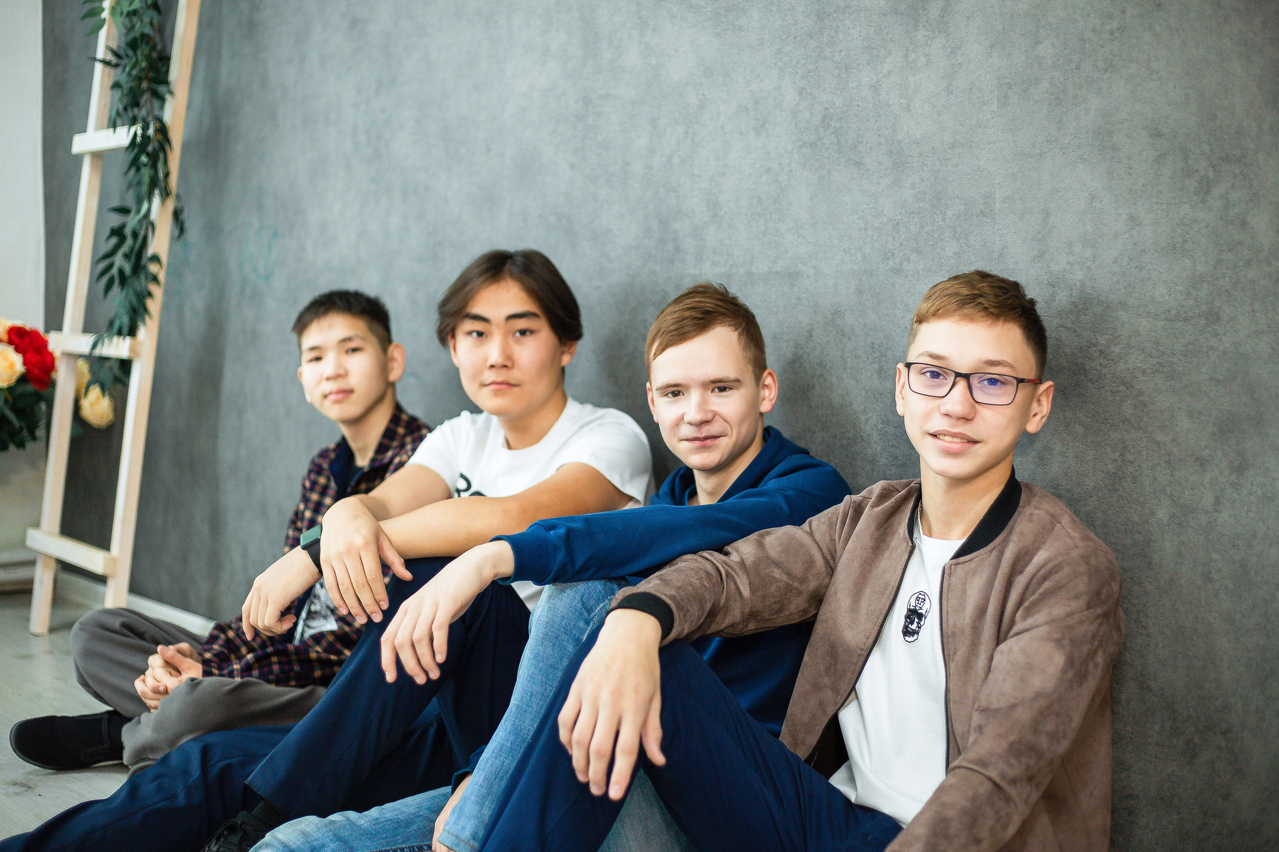 Школьники в студии. Фотограф Бурятия. Печать фотокниг