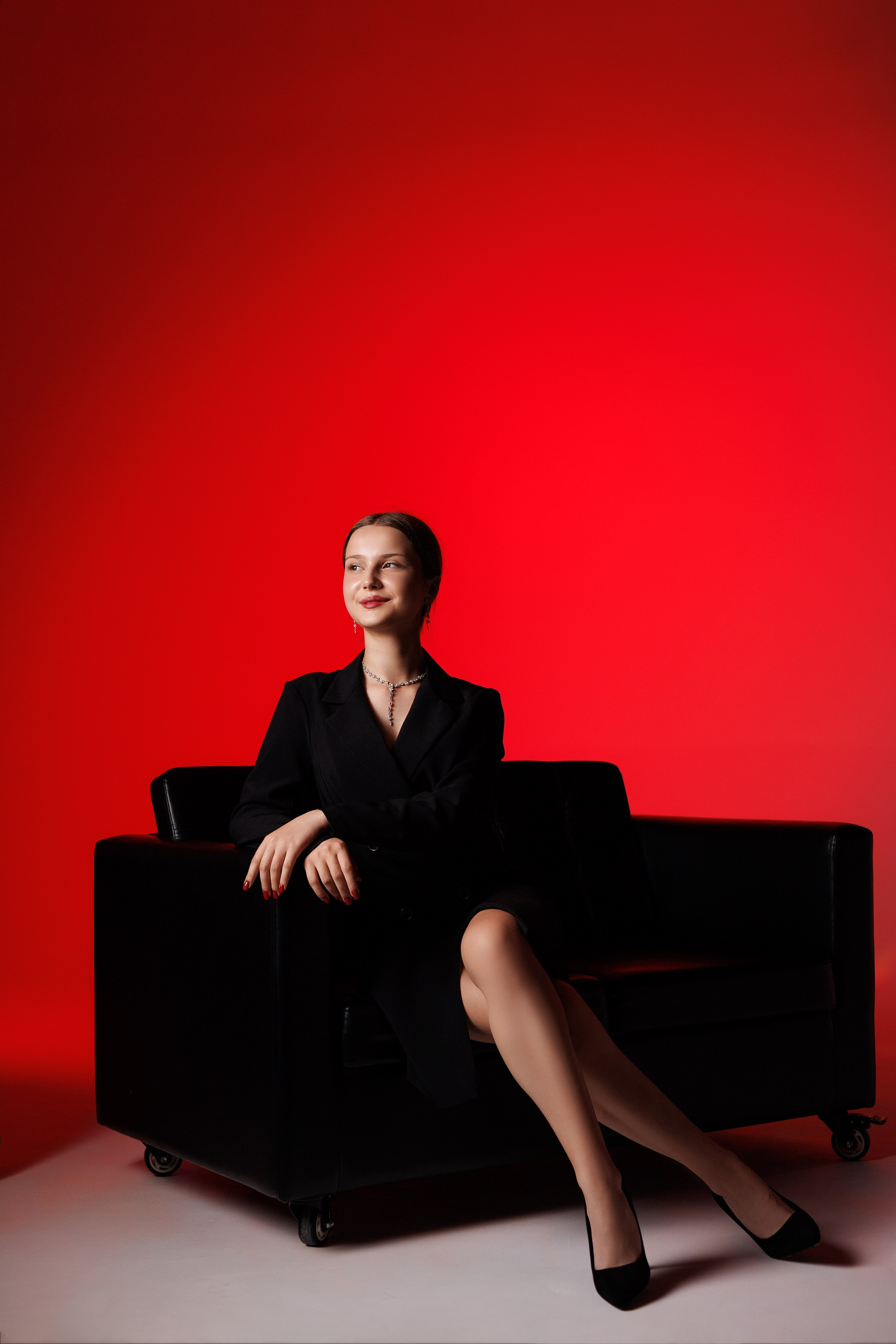 Цветной свет и фигуры. Фотограф Минск