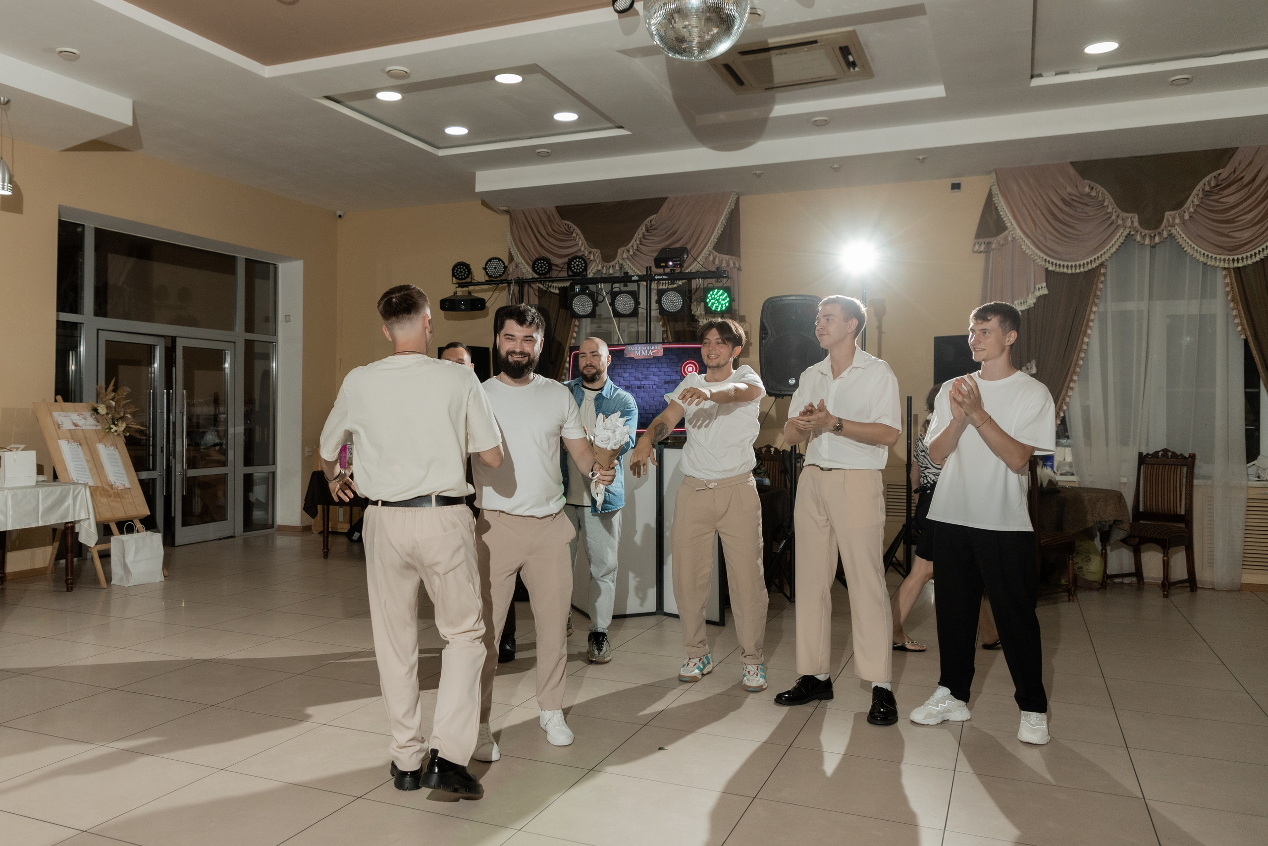 Роман и Александра (банкет). Свадебный фотограф Ангелина Сунгатулина | Саратов | Балаково | Вольск