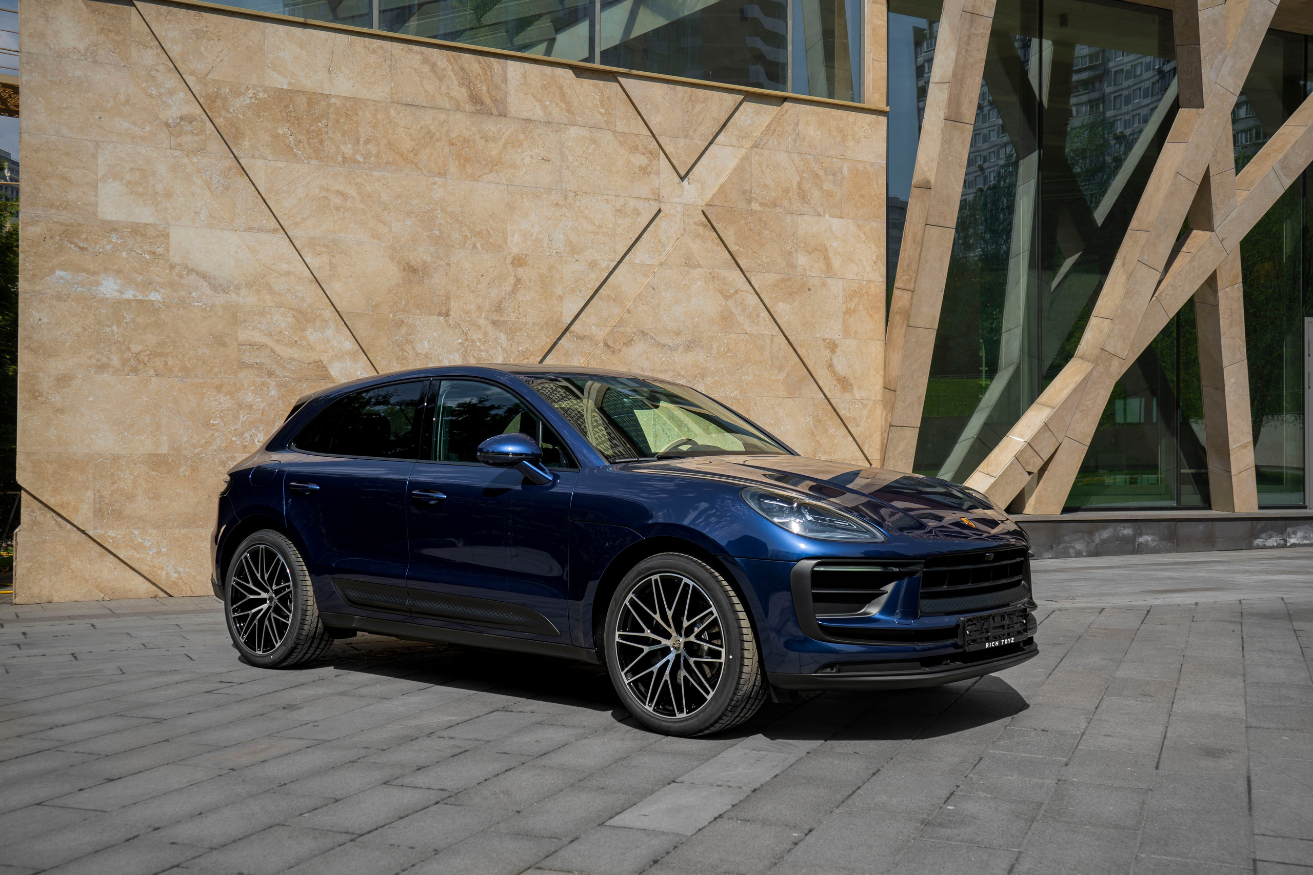 Porsche Macan. Автомобильный фотограф Ногинск Денис Городок