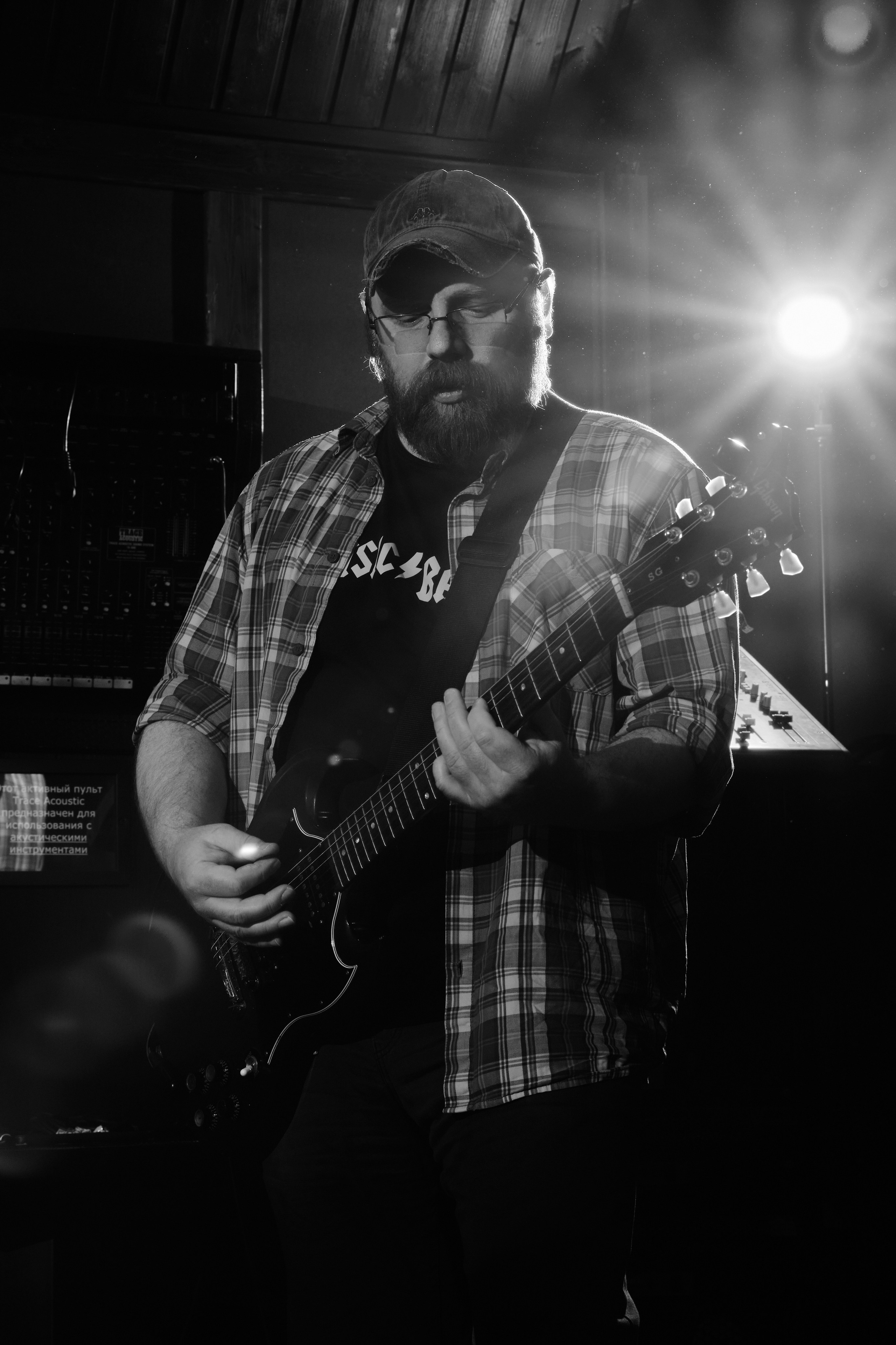 Фотограф для съемки музыкальной группы, услуги фотографа для музыкантов, певцов, эстрадной и концерной деятельности. Ваш фотограф для съемки концертов и мероприятий.