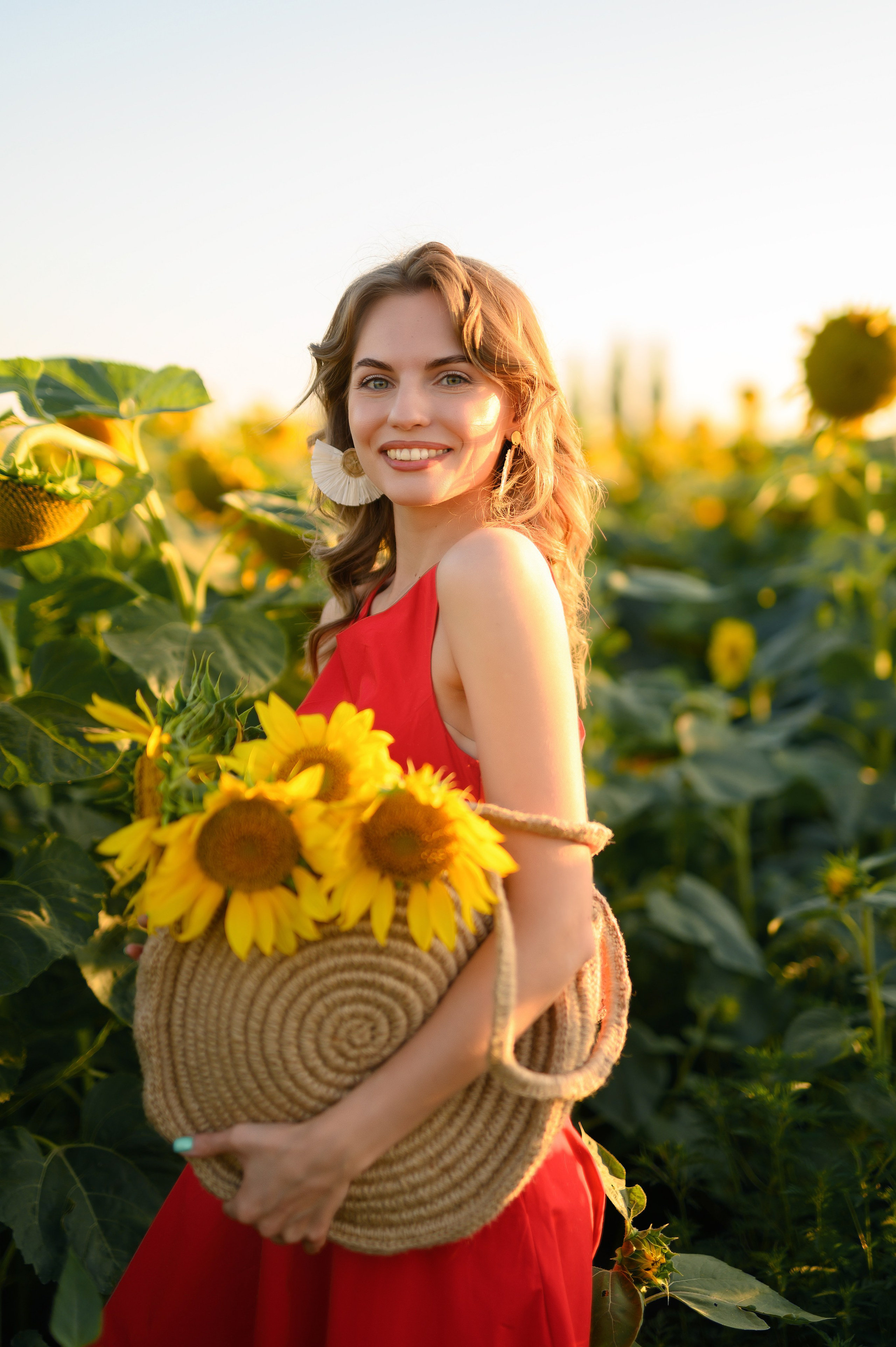 Анна | съемка в подсолнухах. Фотограф в Краснодаре Скубицкая Альбина