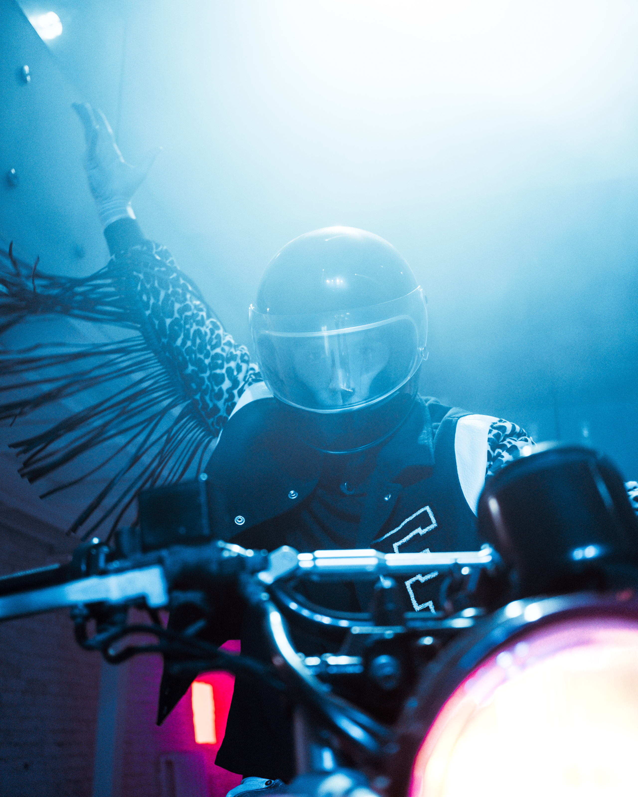 КОНТАКТЫ. Фотограф и Видеограф в Москве Евгений Клименко