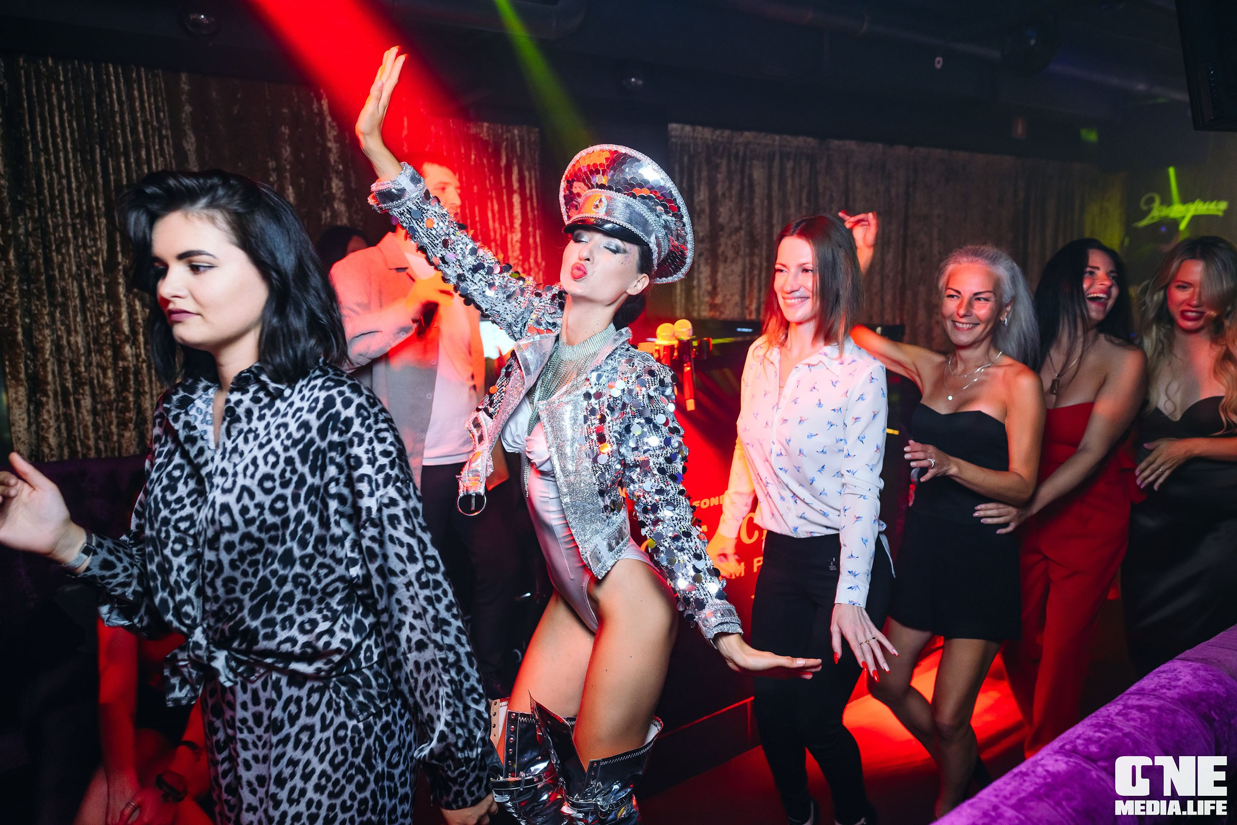 Фоторепортаж из караоке-клуба Эйфория. One Media Life: фоторепортажи, фотоотчеты с мероприятий и заведений