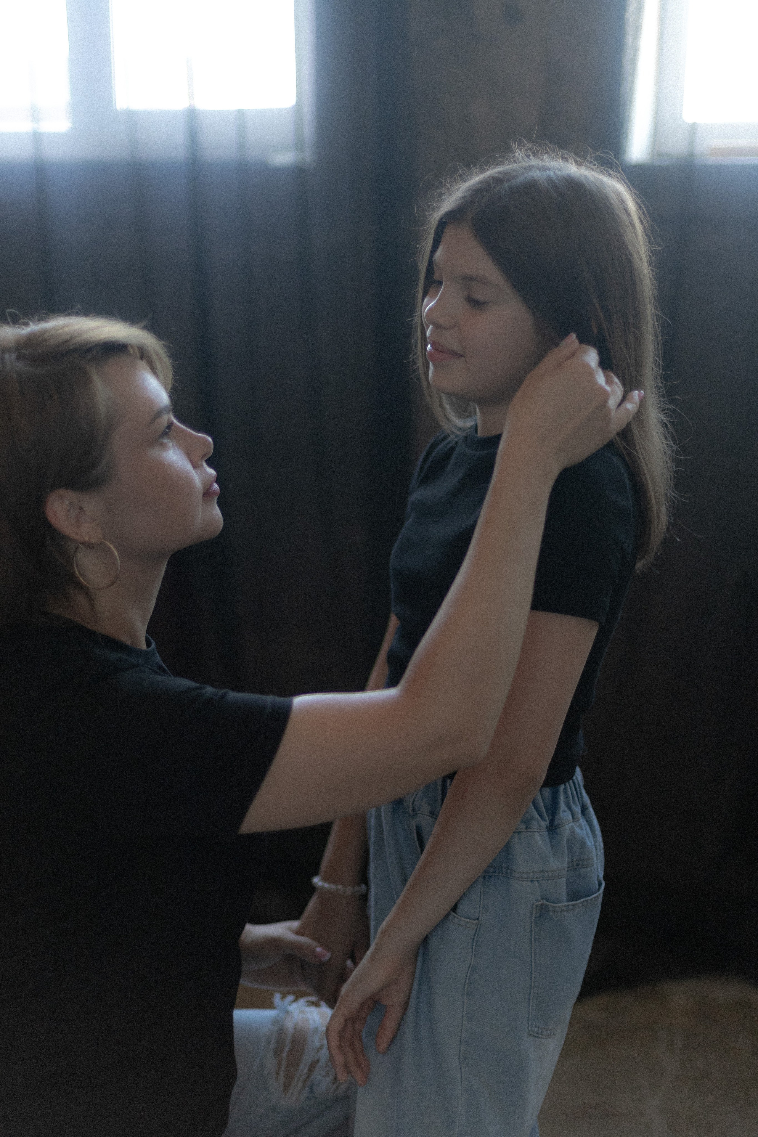 Лолита и Василиса. Женский фотограф фототерапевт фотохудожник преподаватель авторских курсов по фотографии и саморефлексии через фото в Оренбурге Лида Трескова