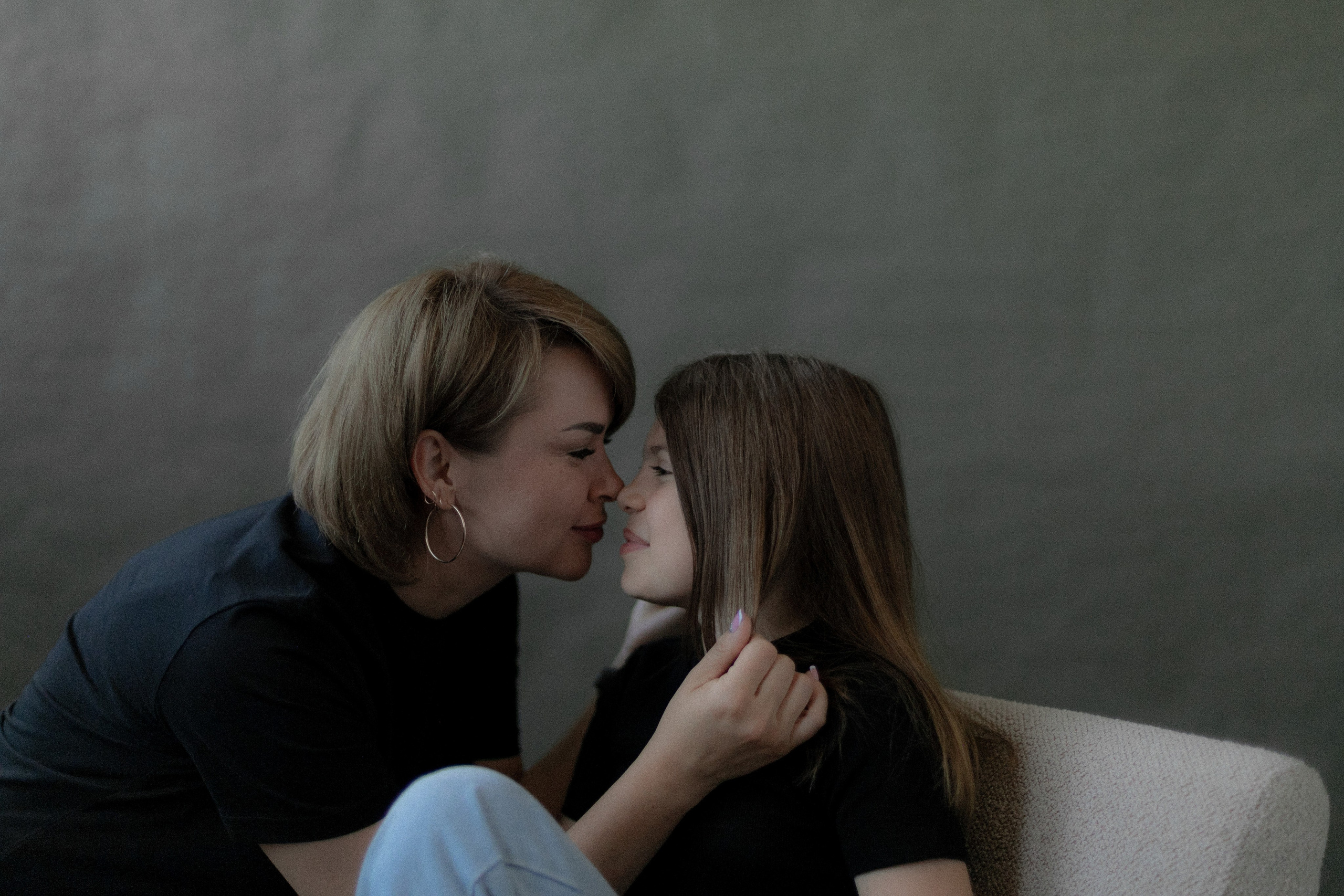 Лолита и Василиса. Женский фотограф фототерапевт фотохудожник преподаватель авторских курсов по фотографии и саморефлексии через фото в Оренбурге Лида Трескова