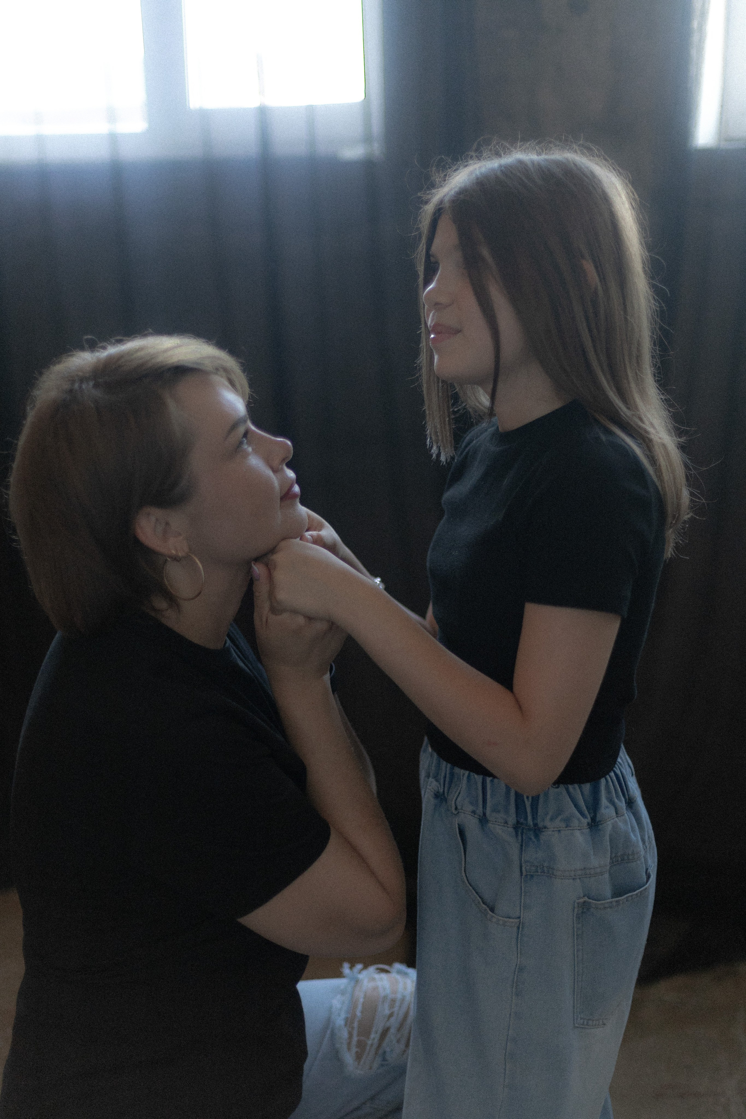 Лолита и Василиса. Женский фотограф фототерапевт фотохудожник преподаватель авторских курсов по фотографии и саморефлексии через фото в Оренбурге Лида Трескова