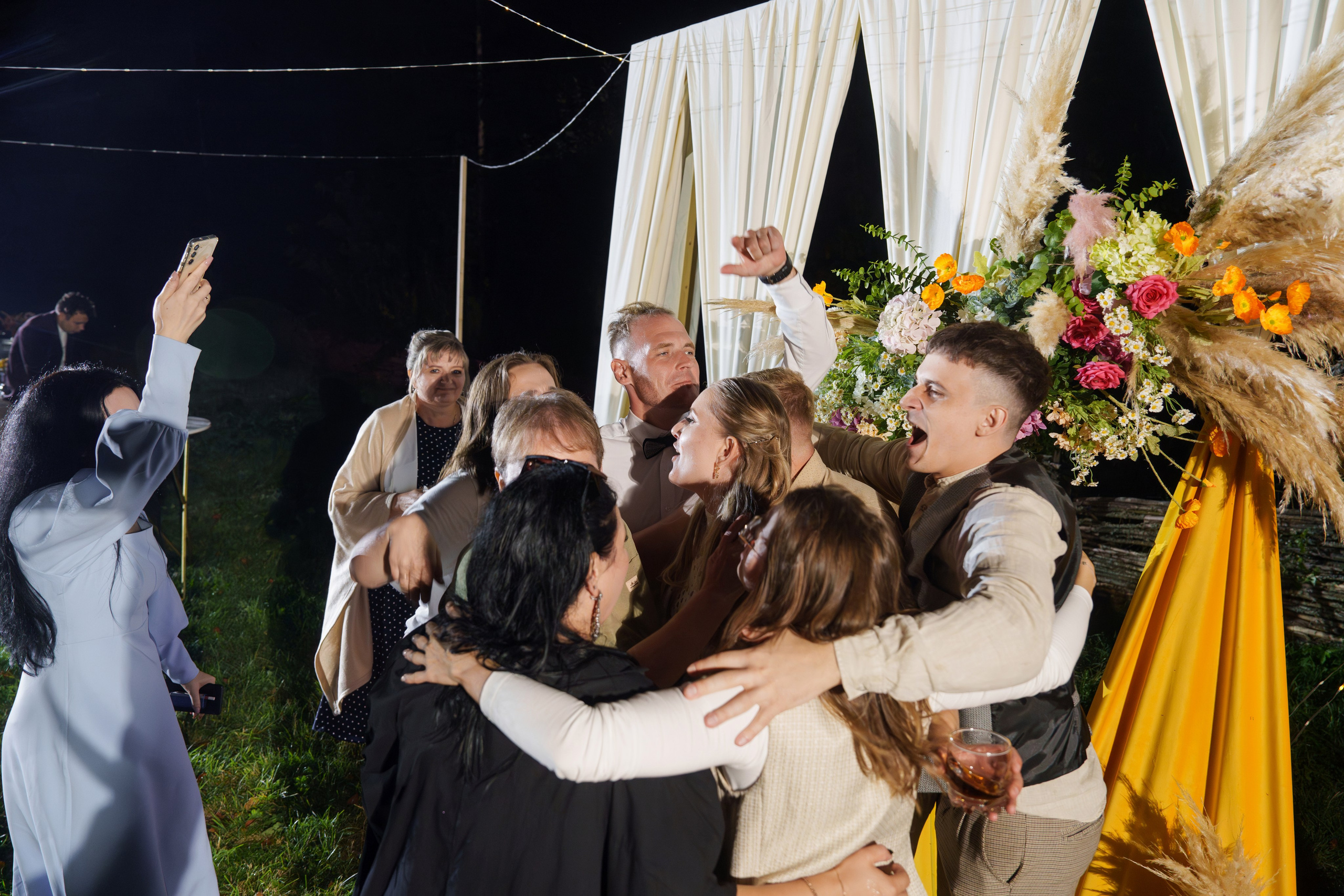 Свадьба — вечеринка Пожары любви Игорь и Юлия. Свадебный и репортажный фотограф Элина Козырьянова