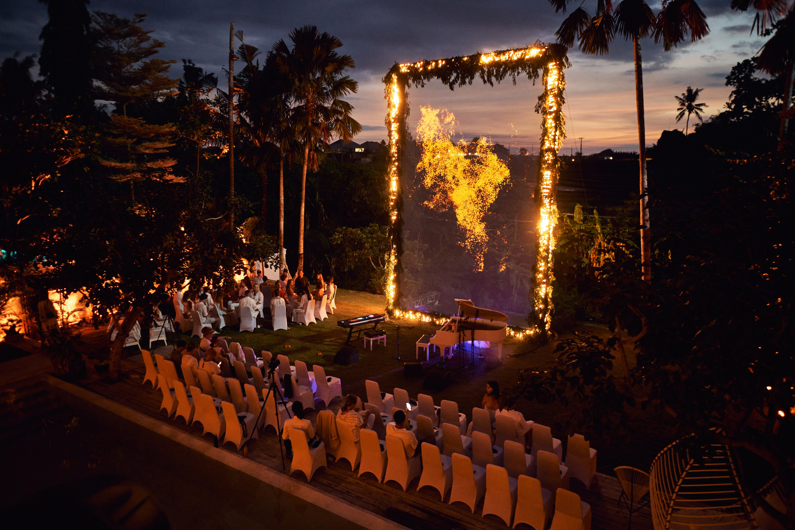 Eric Cravets. See the moment and catche. commercial and reportage