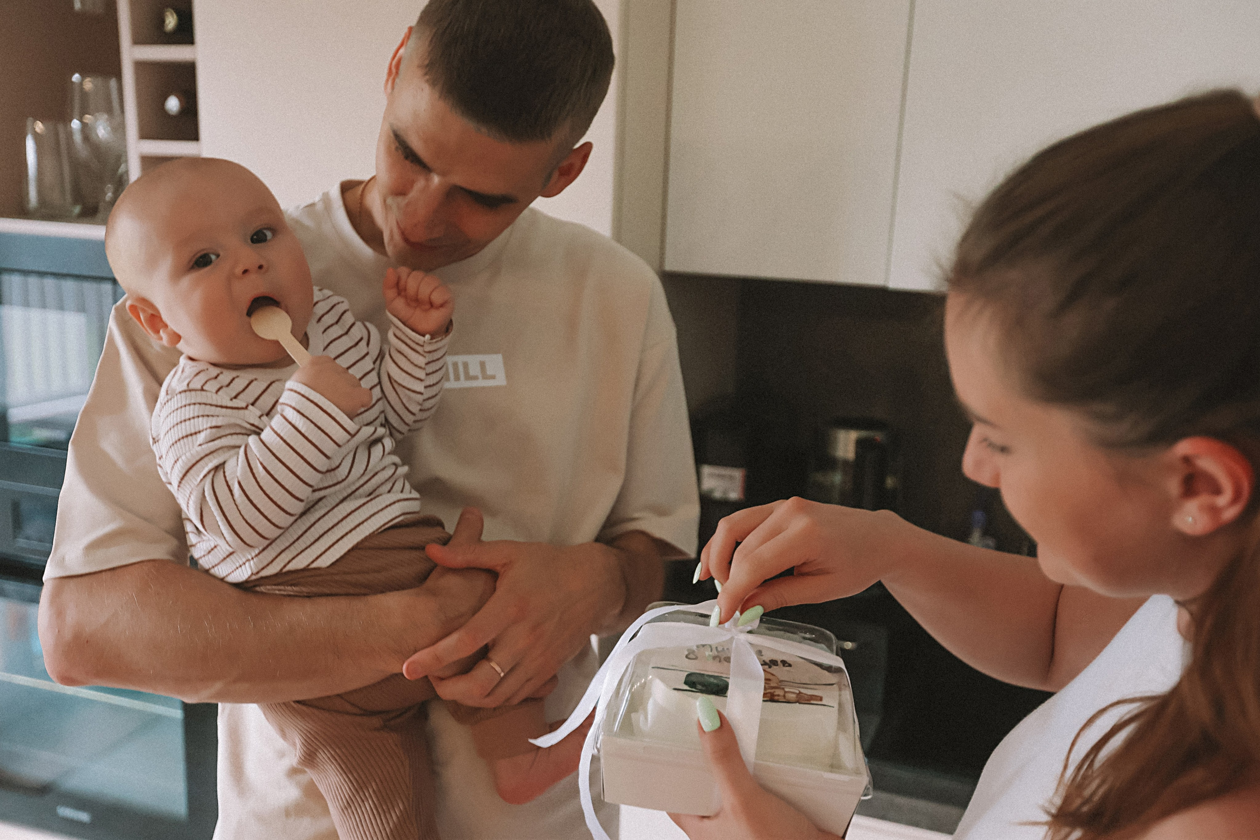 Мише 8 месяцев. Семейный фотограф Тюмень, фотограф на роды Салмина Мария