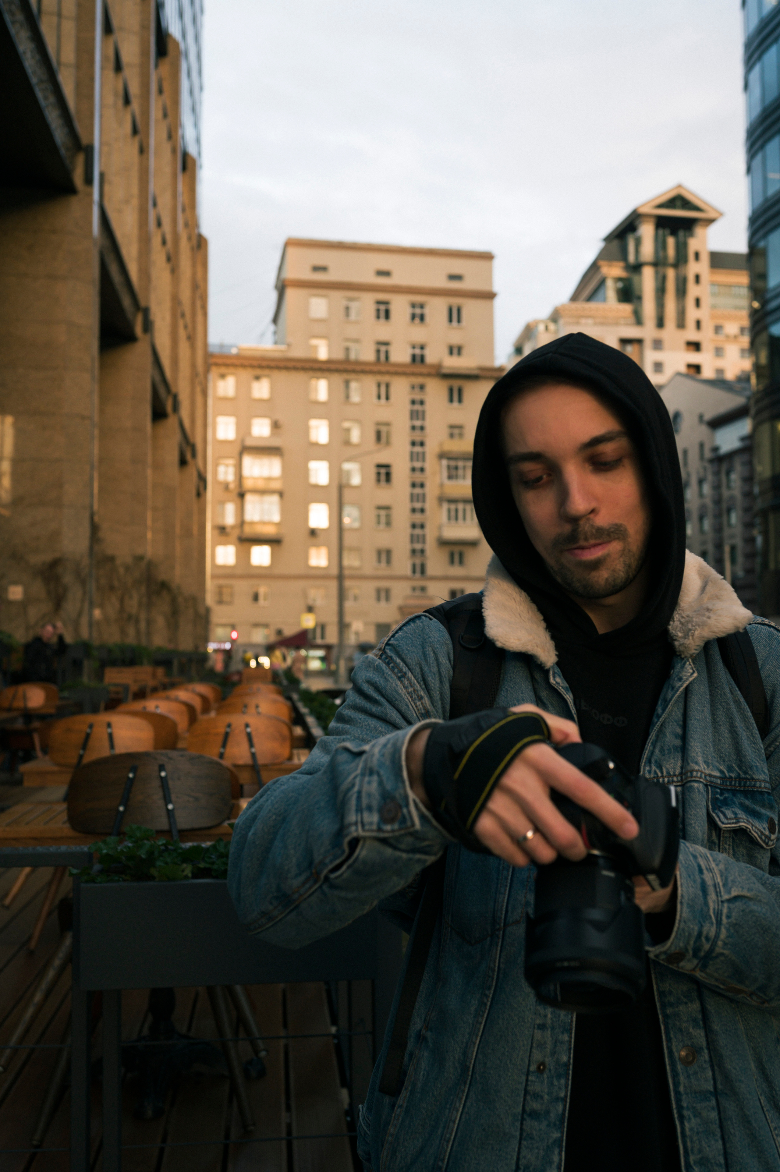 Street with Roma, 5.2022. Kartascheff