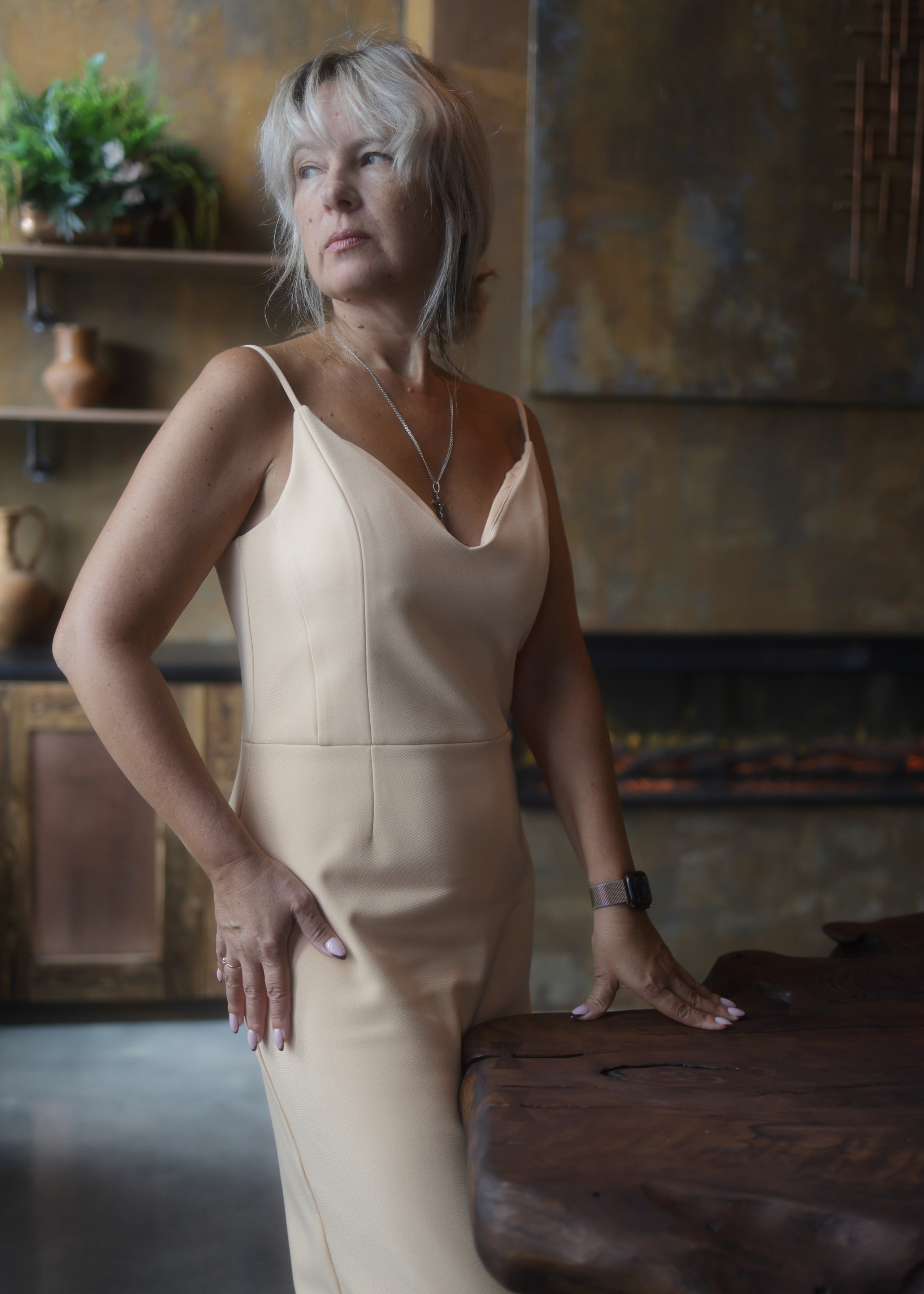 Студийный портрет в интерьерной студии