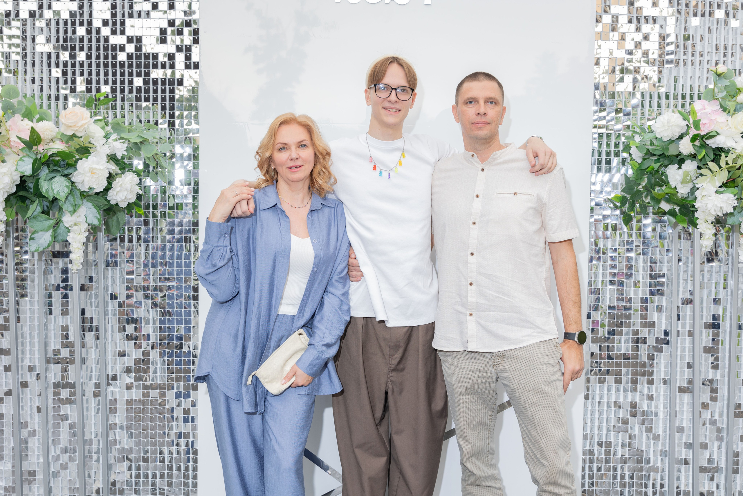 Выпускной вечер в школе № 58. Выпускные альбомы во Владивостоке