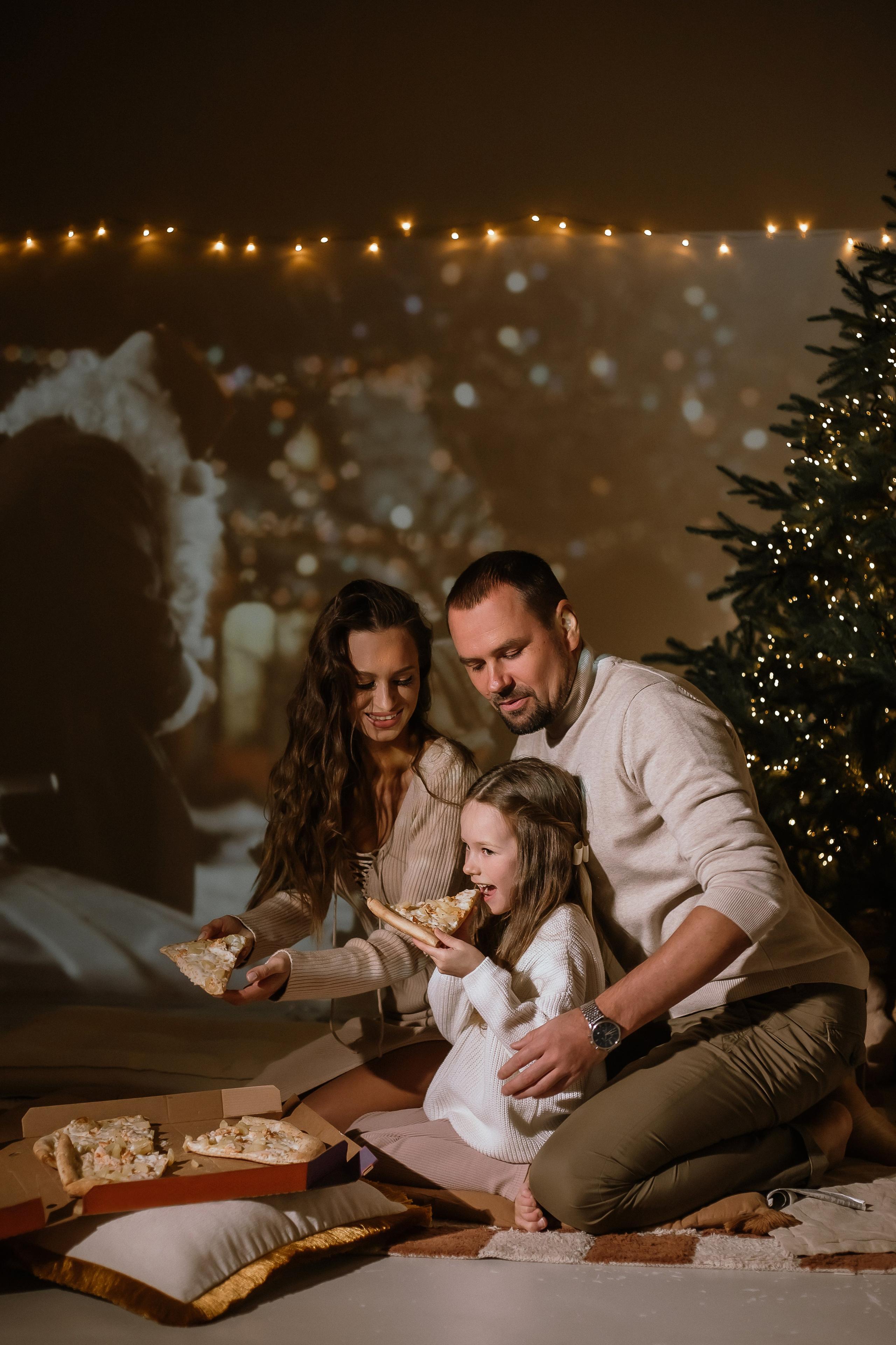 Семейная серия Анастасии вечером в студии, с проектором. Фотограф Екатеринубрг/Верхняя Пышма