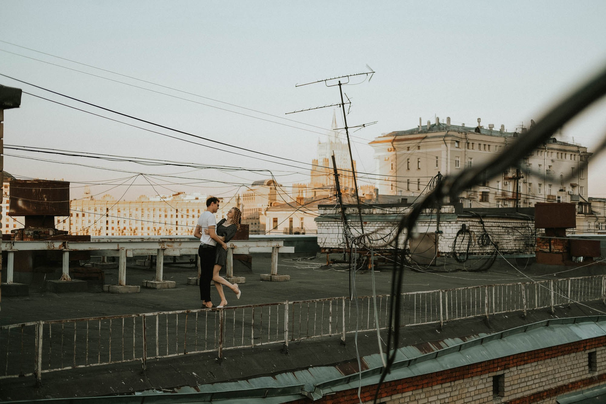 «полезли на крышу?» — «давай!». Свадебный фотограф Александра Тюлякова