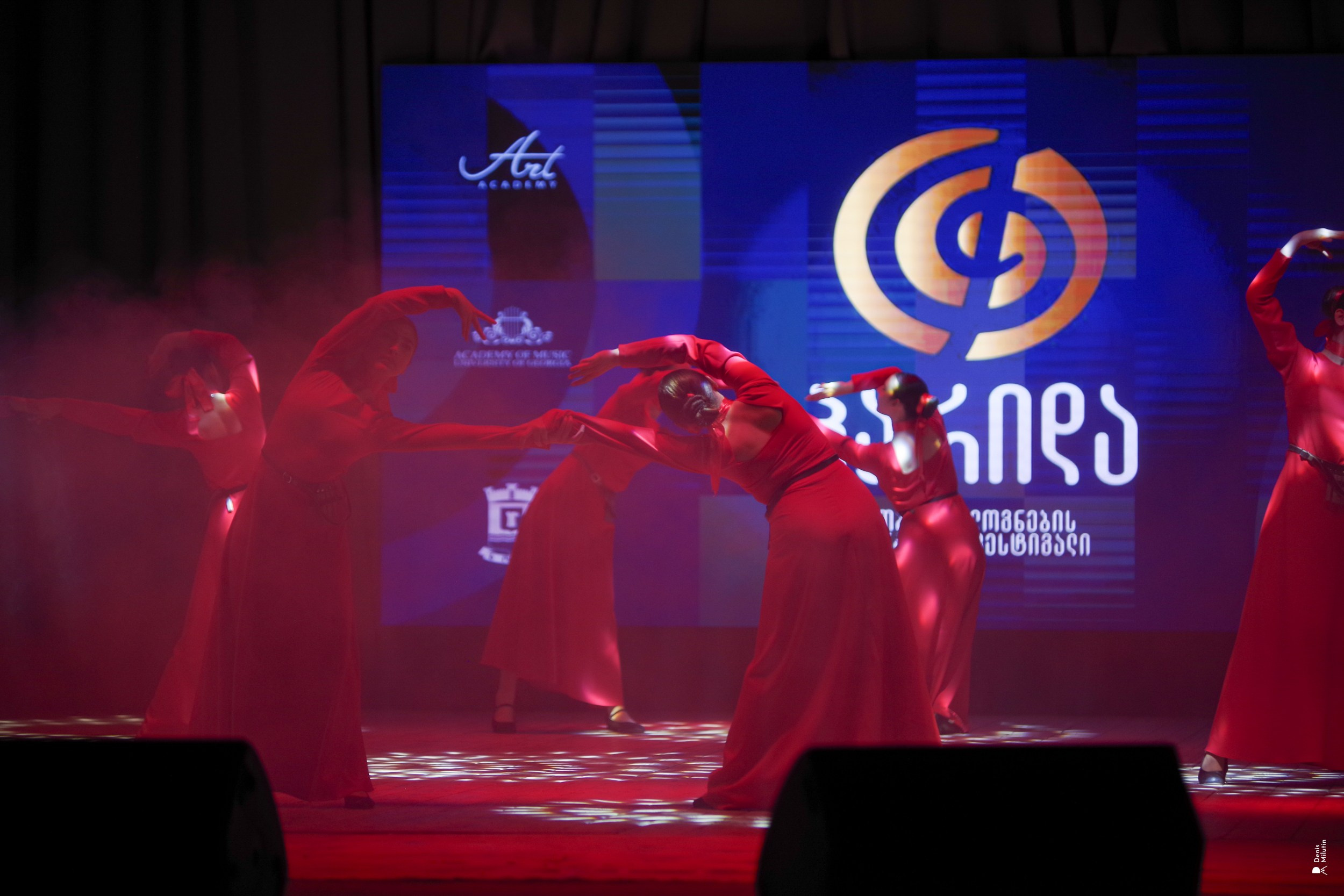 Танцы в Хоби. Портретный фотограф Денис Милютин