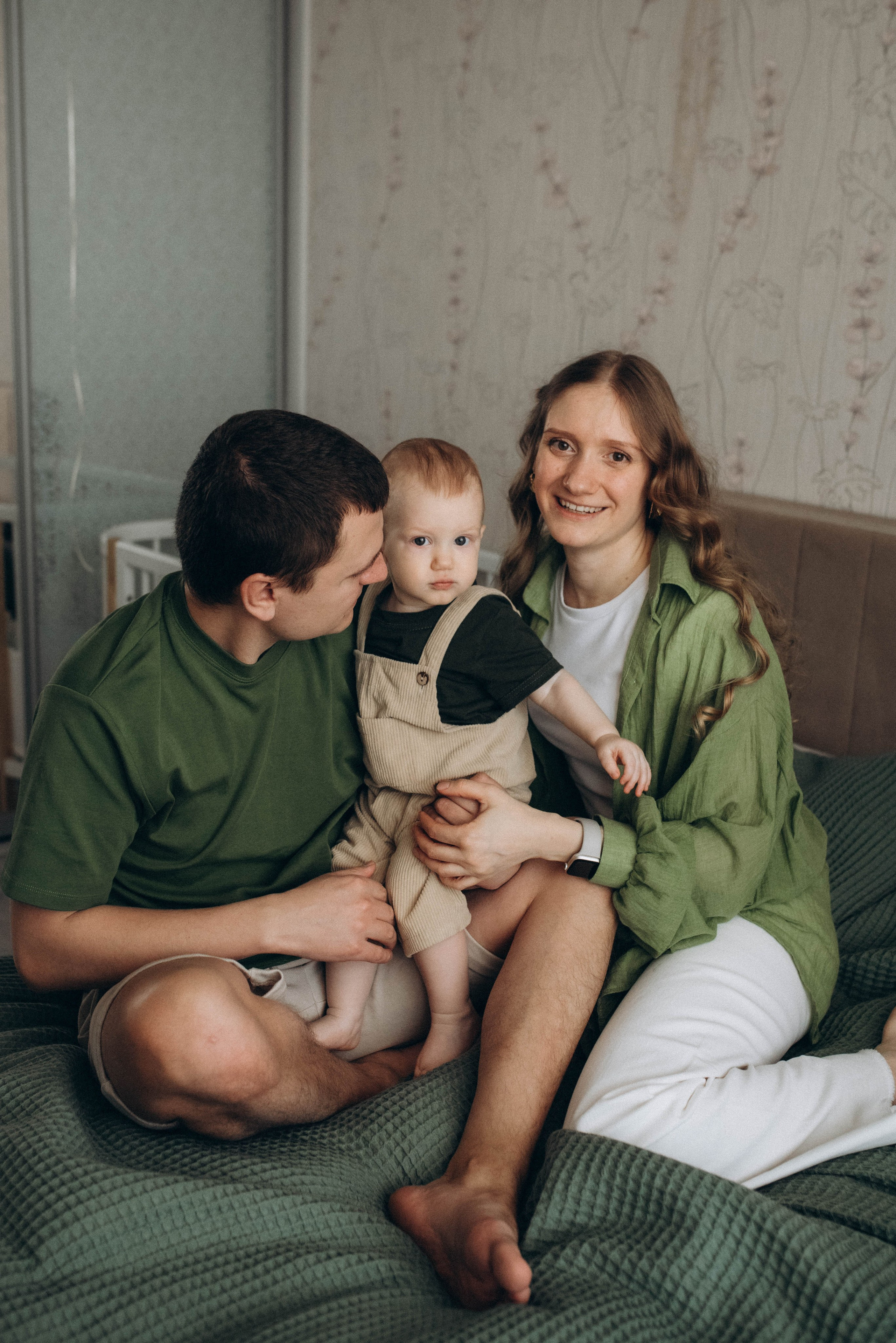 Семейная фотосессия ко дню рождения малыша. Семейный фотограф в Железнодорожном Масаева Елена